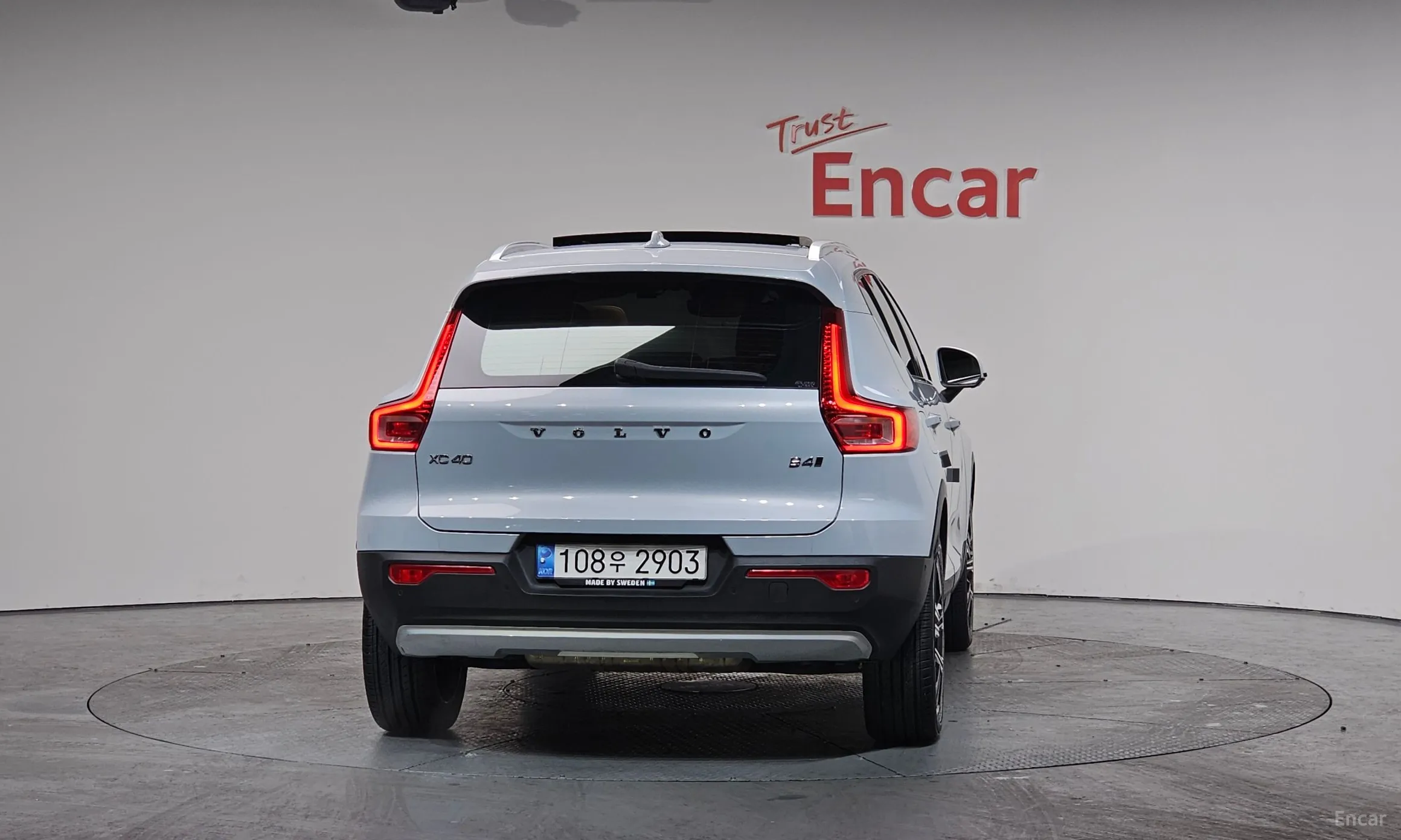 Volvo XC40 превью 4