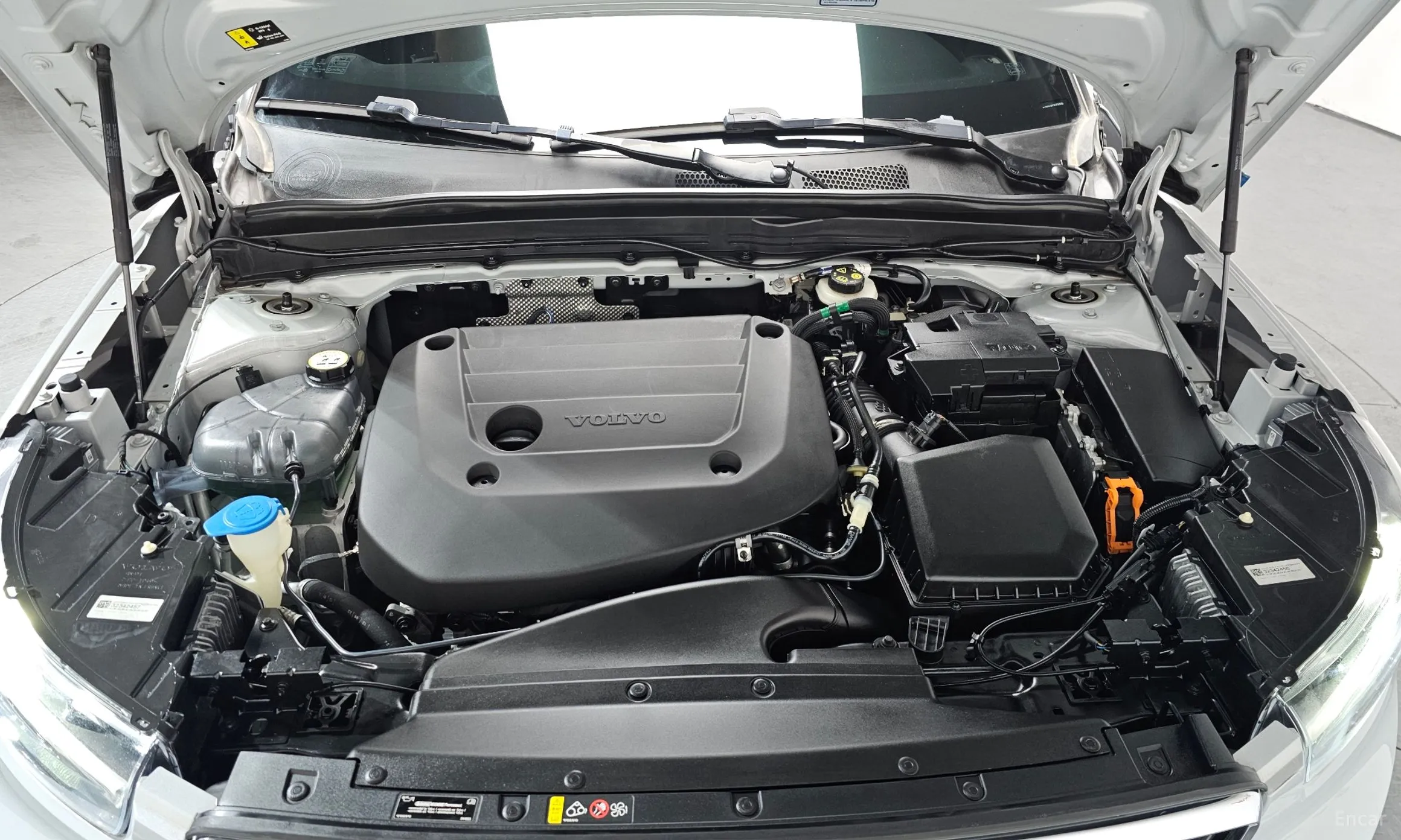 Volvo XC40 превью 6