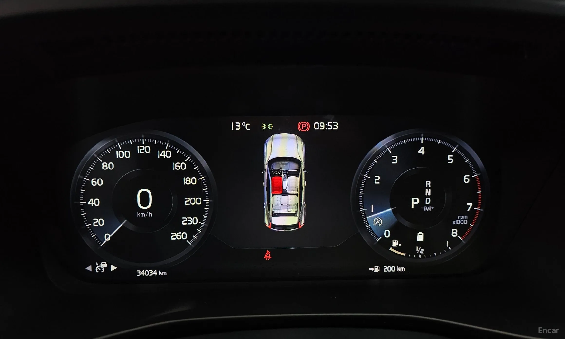 Volvo XC40 превью 8