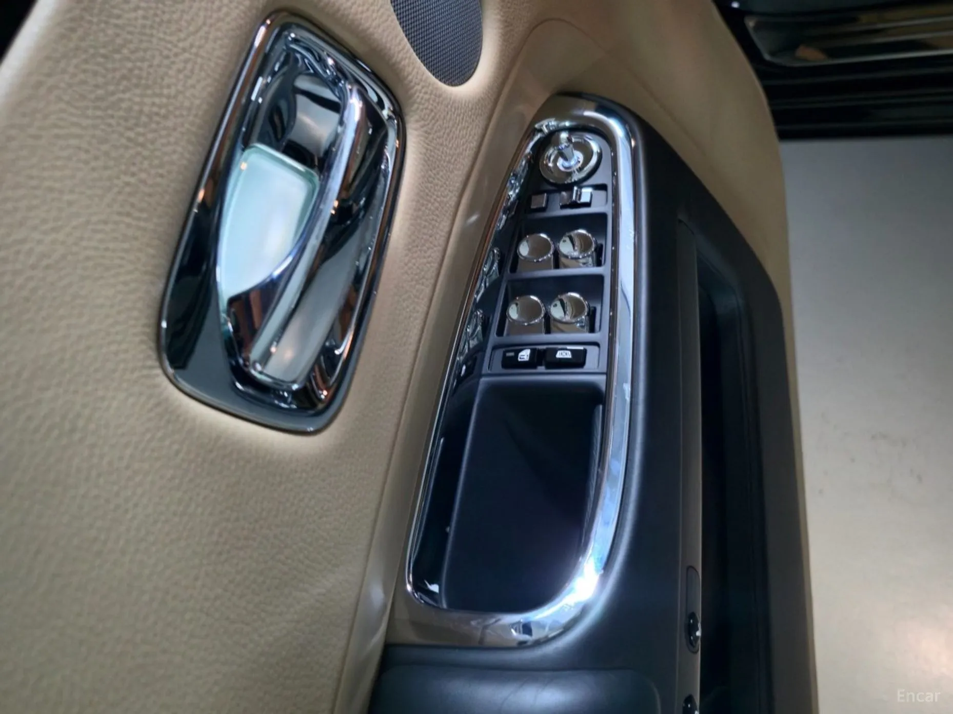 Rolls-Royce Ghost превью 14