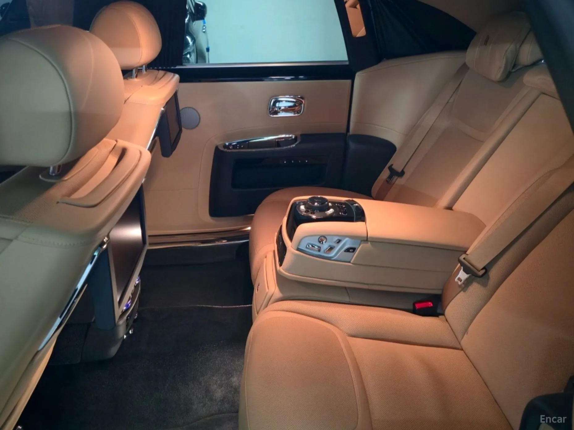 Rolls-Royce Ghost превью 18