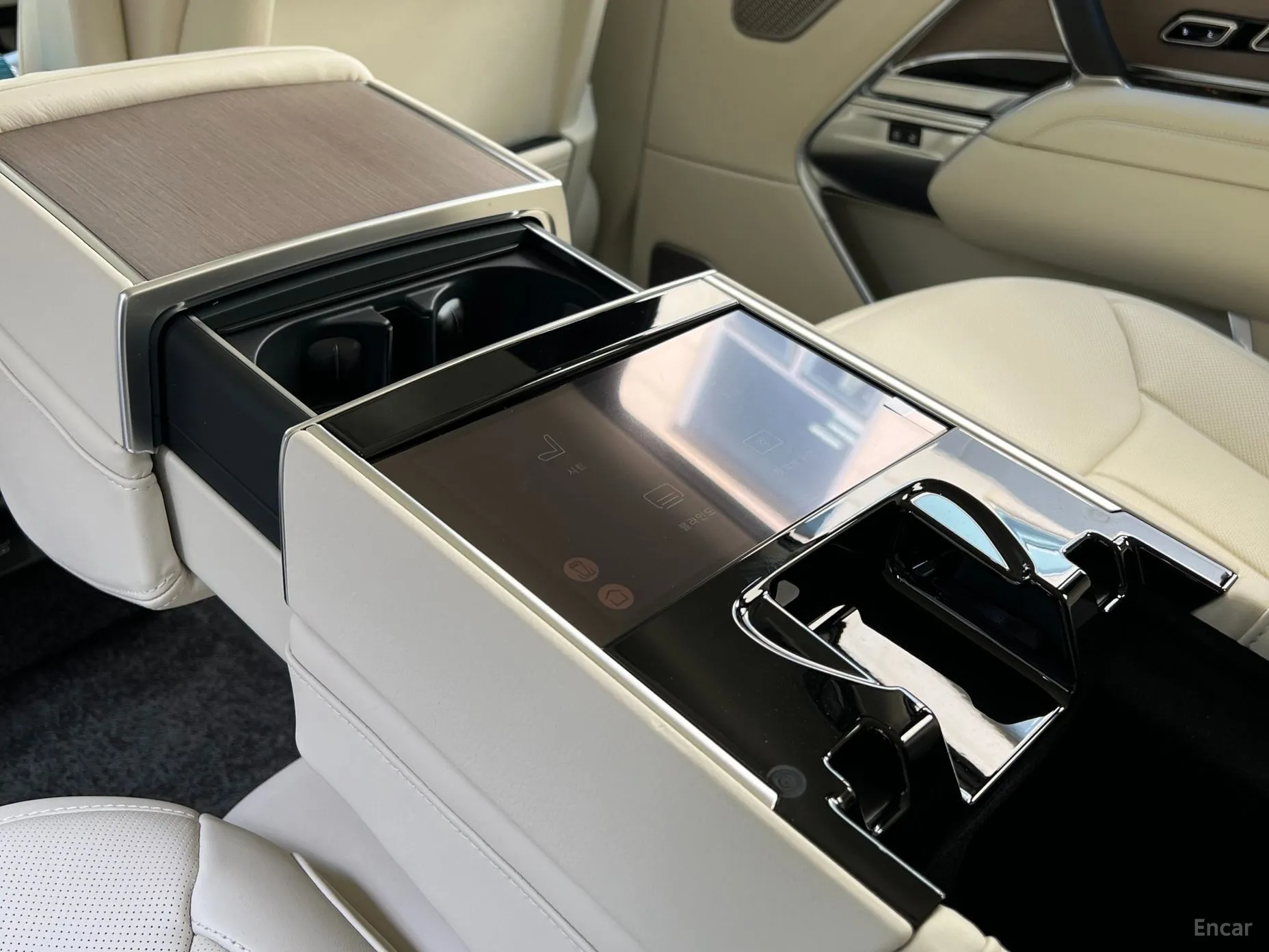 Land Rover Range Rover 5th Generation превью 14