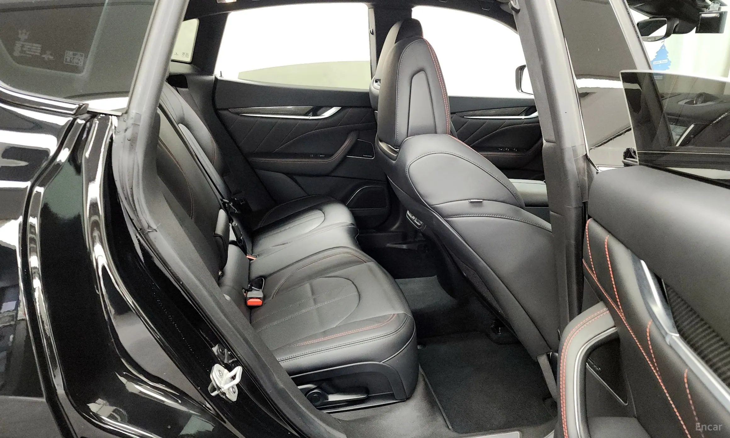Maserati Levante превью 12