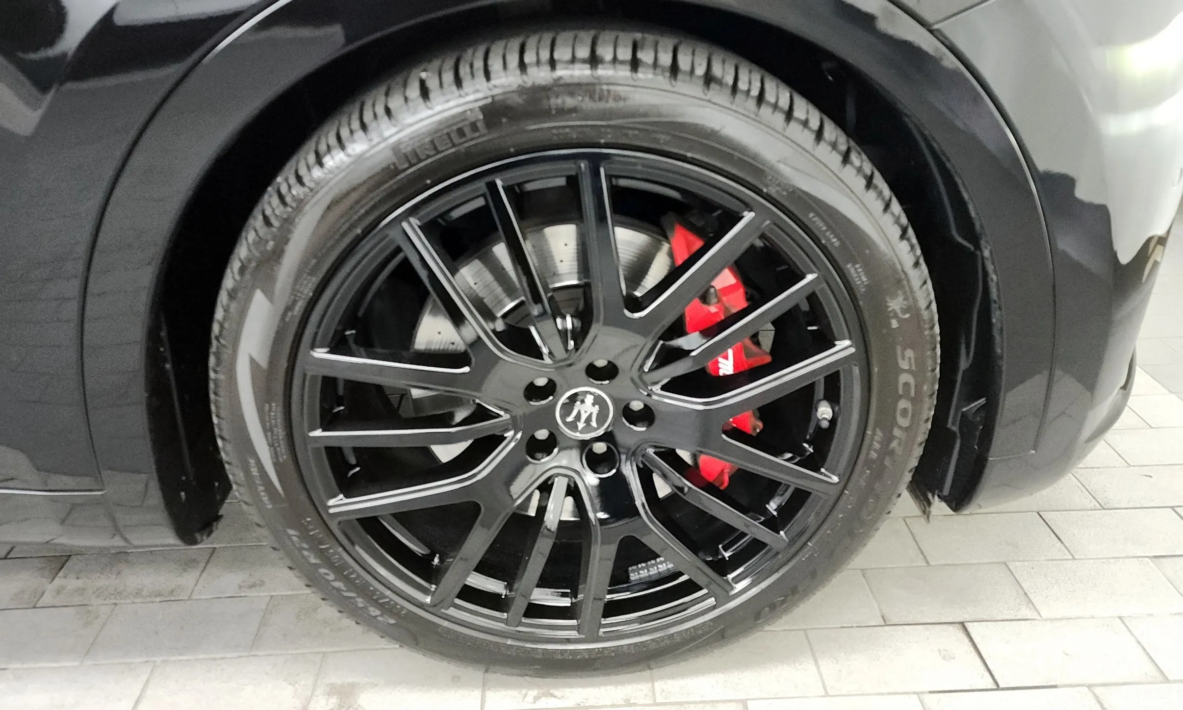 Maserati Levante превью 5