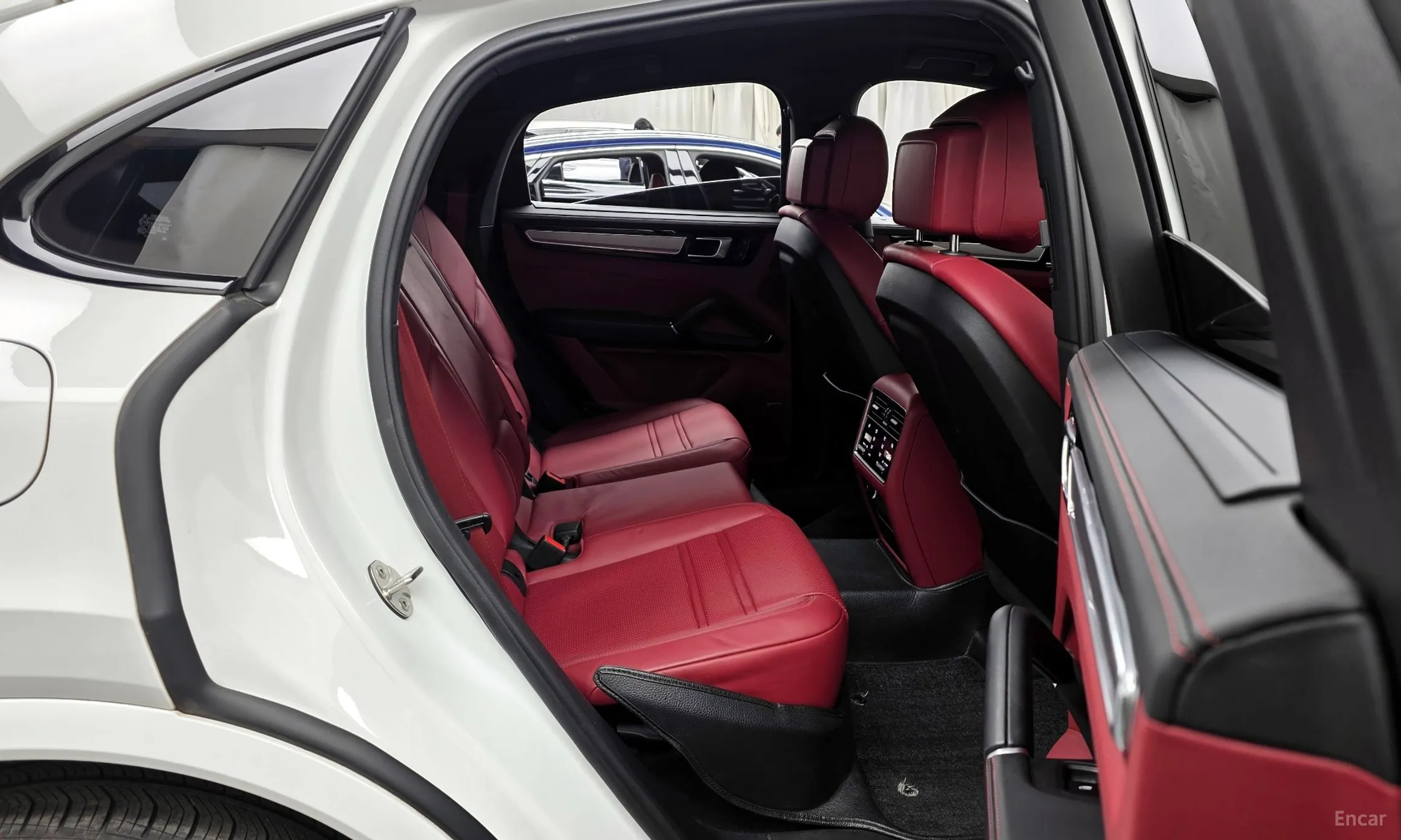 Porsche Cayenne (PO536) превью 12