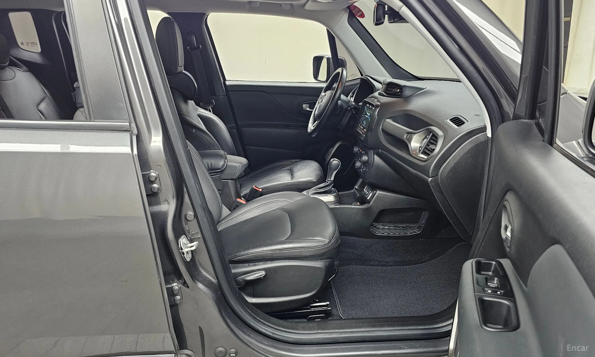 Jeep Renegade превью 11