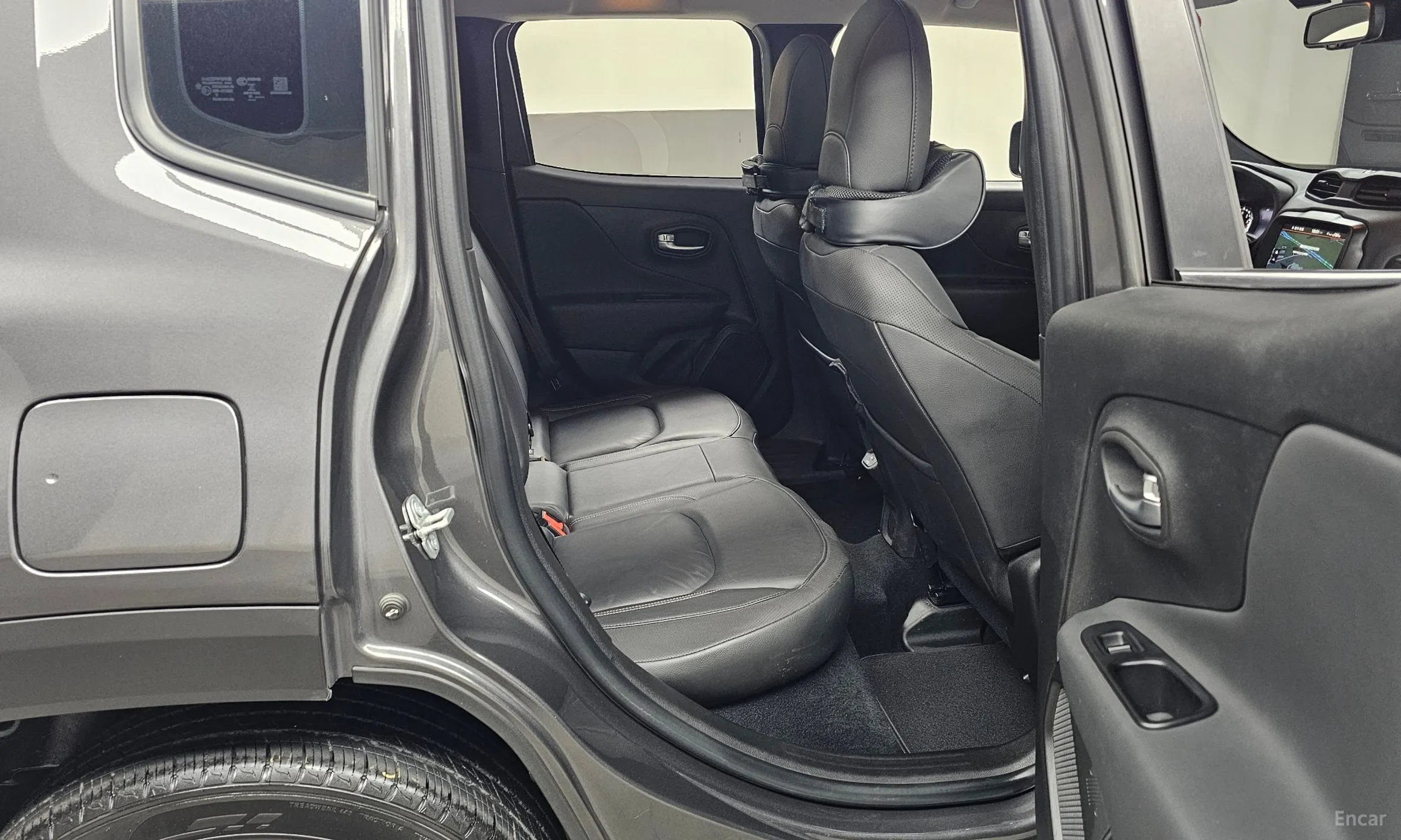 Jeep Renegade превью 12