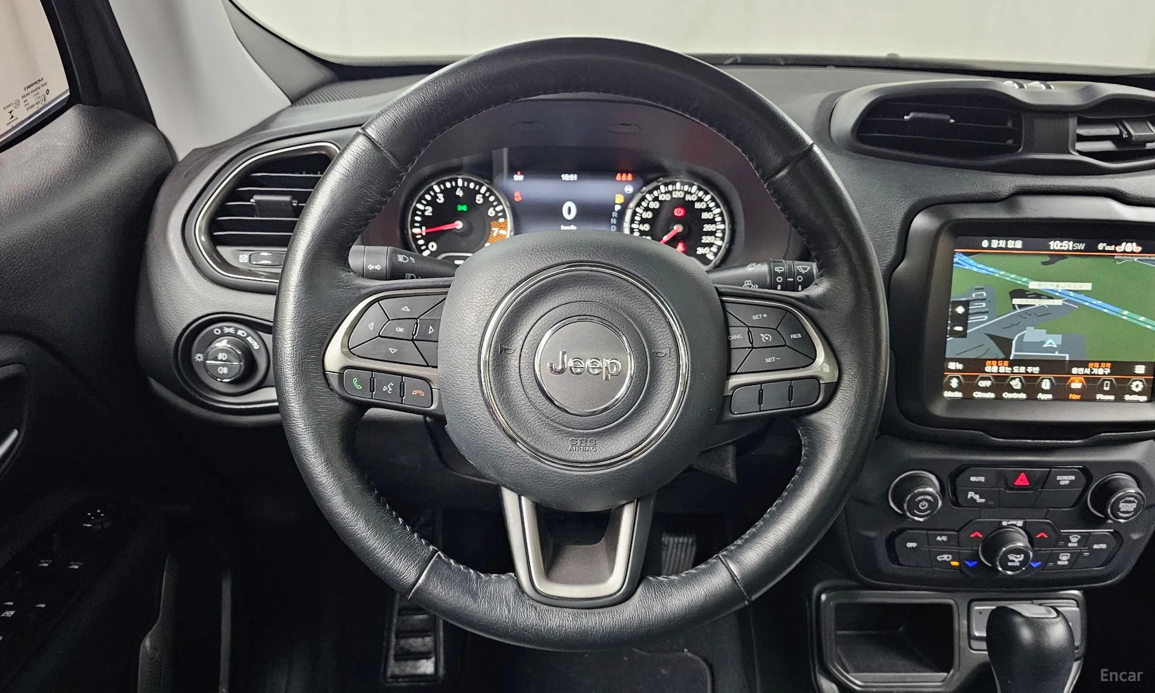 Jeep Renegade превью 13