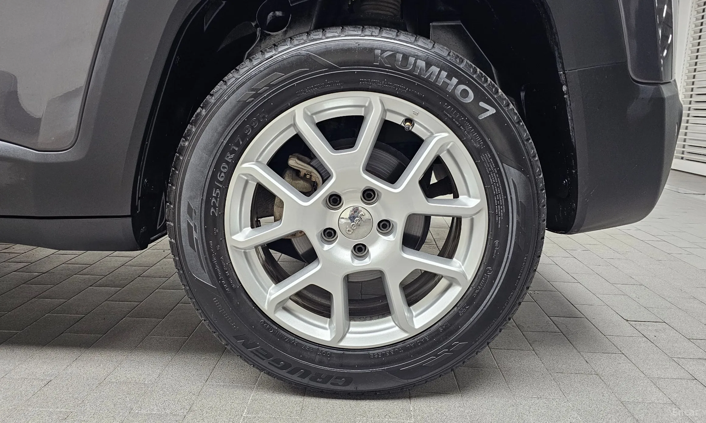 Jeep Renegade превью 5