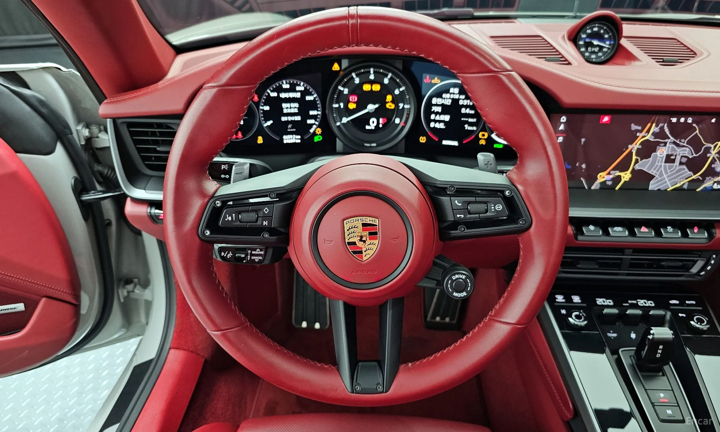 Porsche 911 (992) превью 13