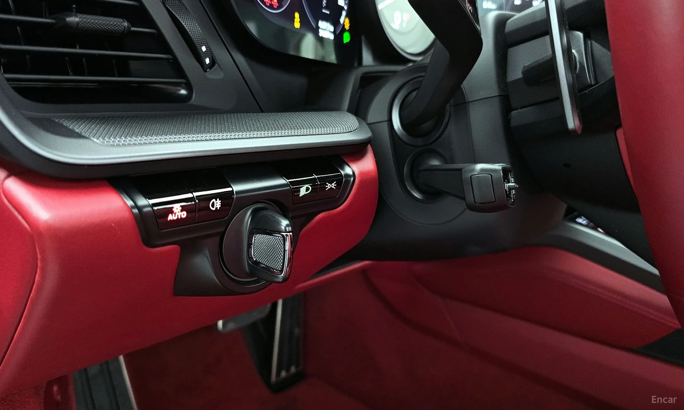 Porsche 911 (992) превью 17