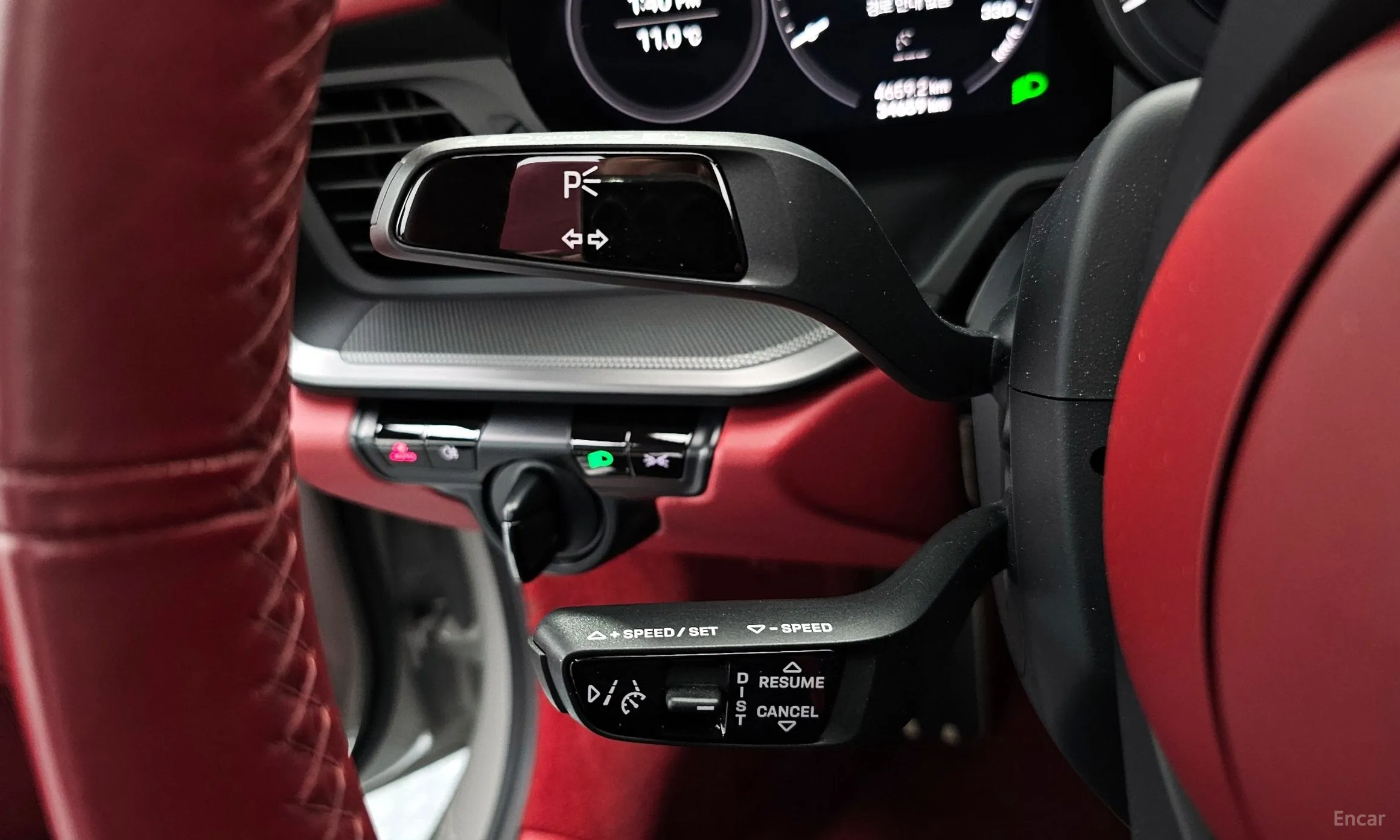 Porsche 911 (992) превью 18