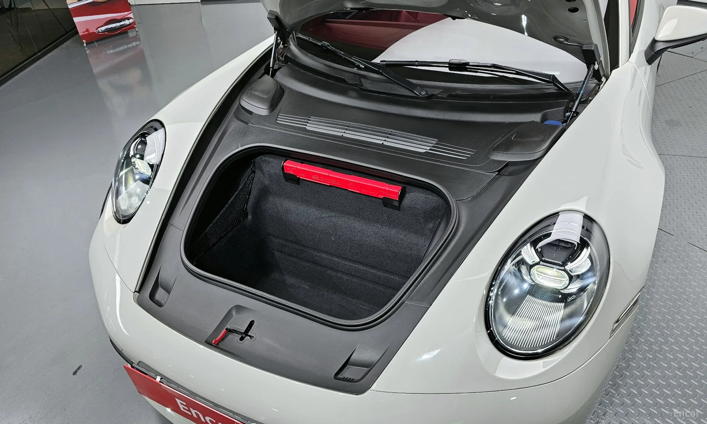 Porsche 911 (992) превью 20