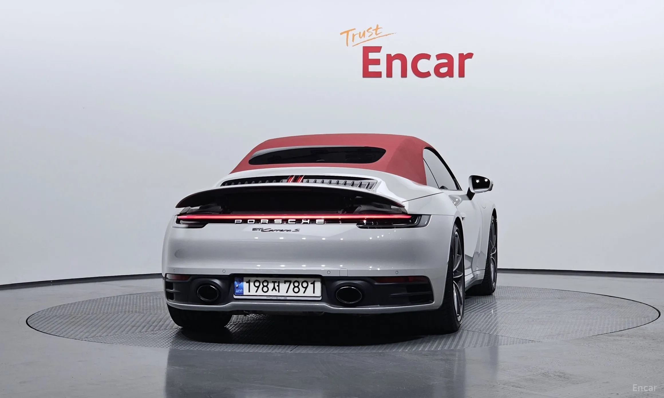 Porsche 911 (992) превью 4