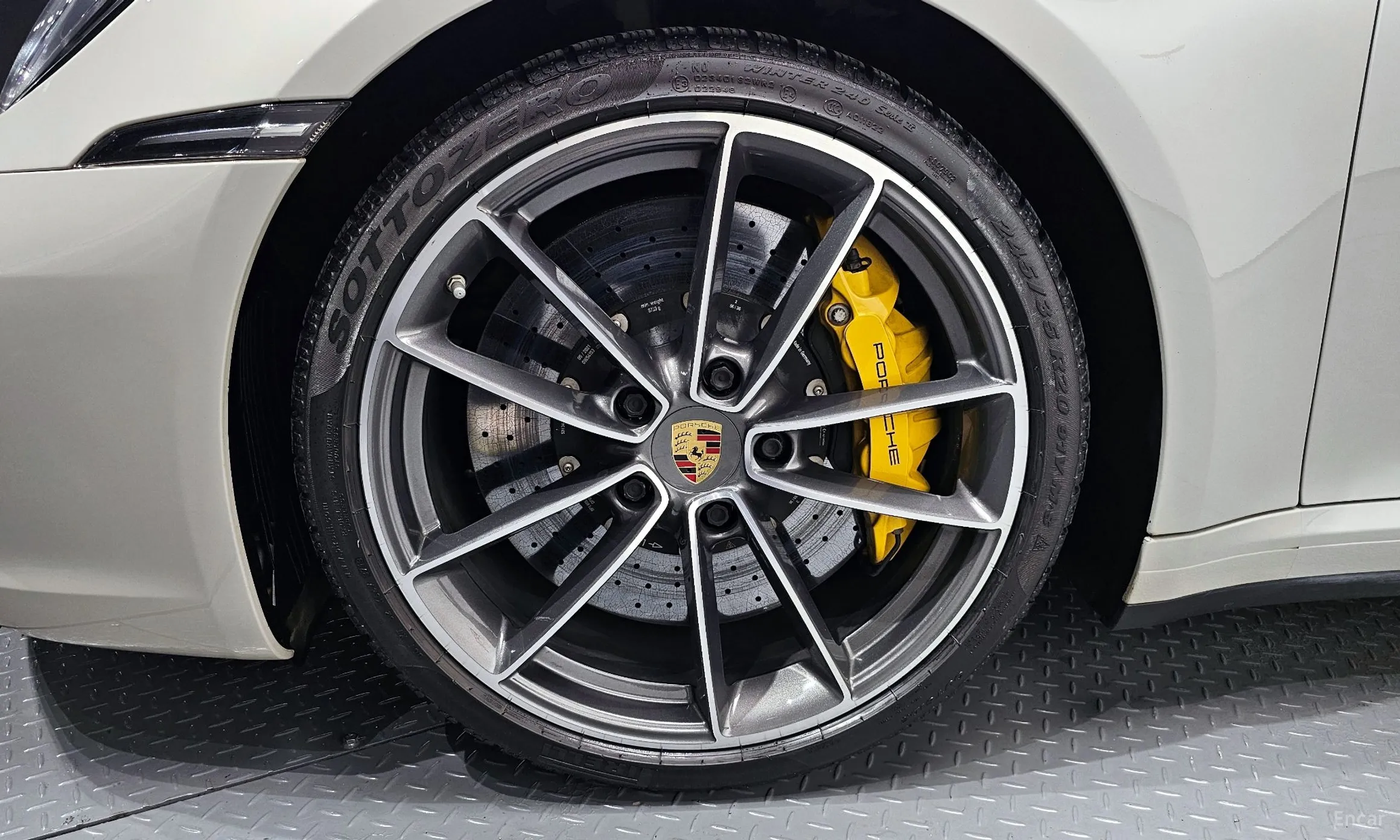 Porsche 911 (992) превью 5