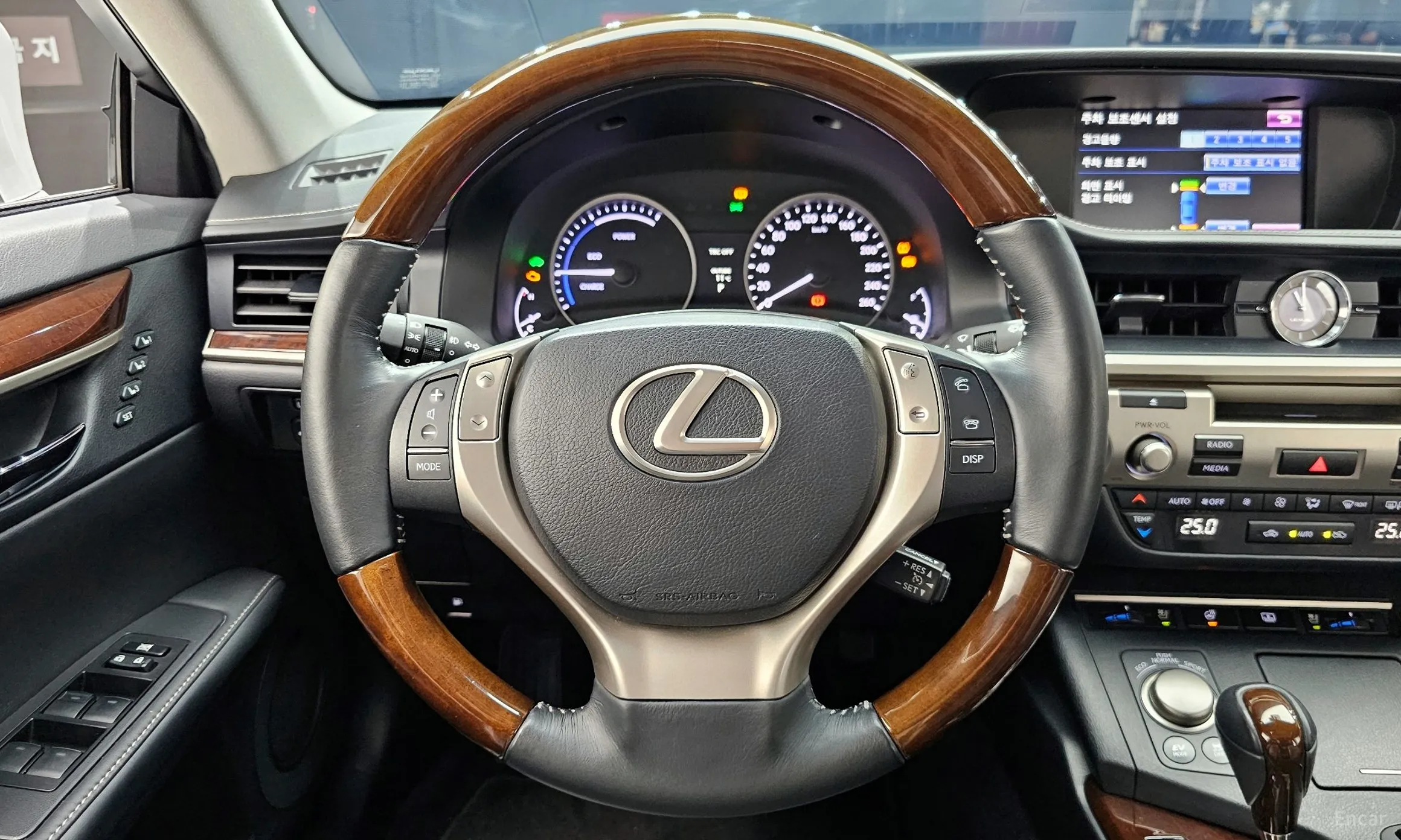 Lexus New ES300h превью 13