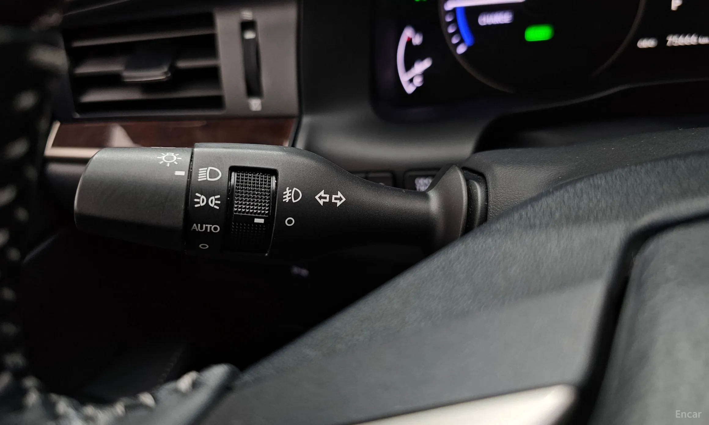 Lexus New ES300h превью 19