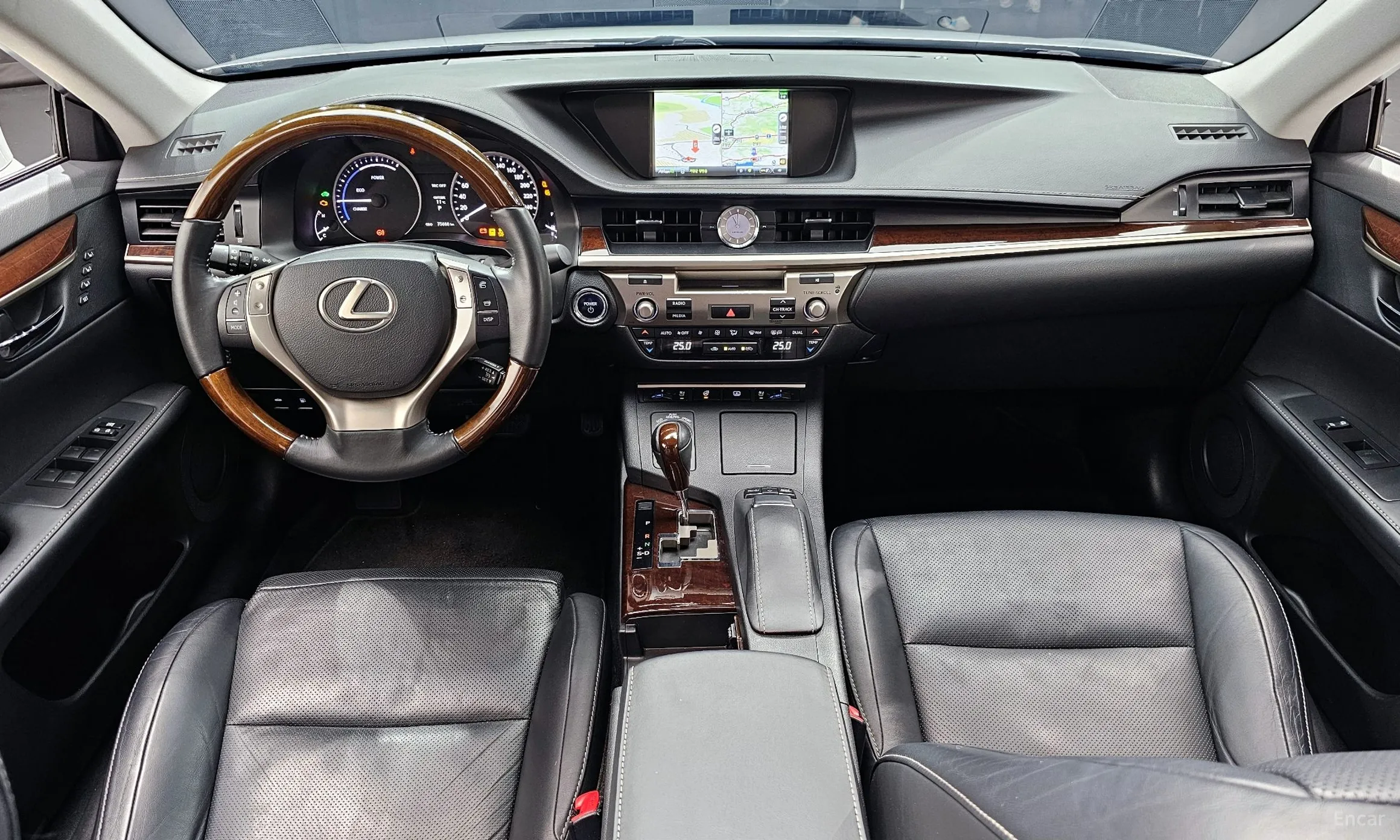 Lexus New ES300h превью 7