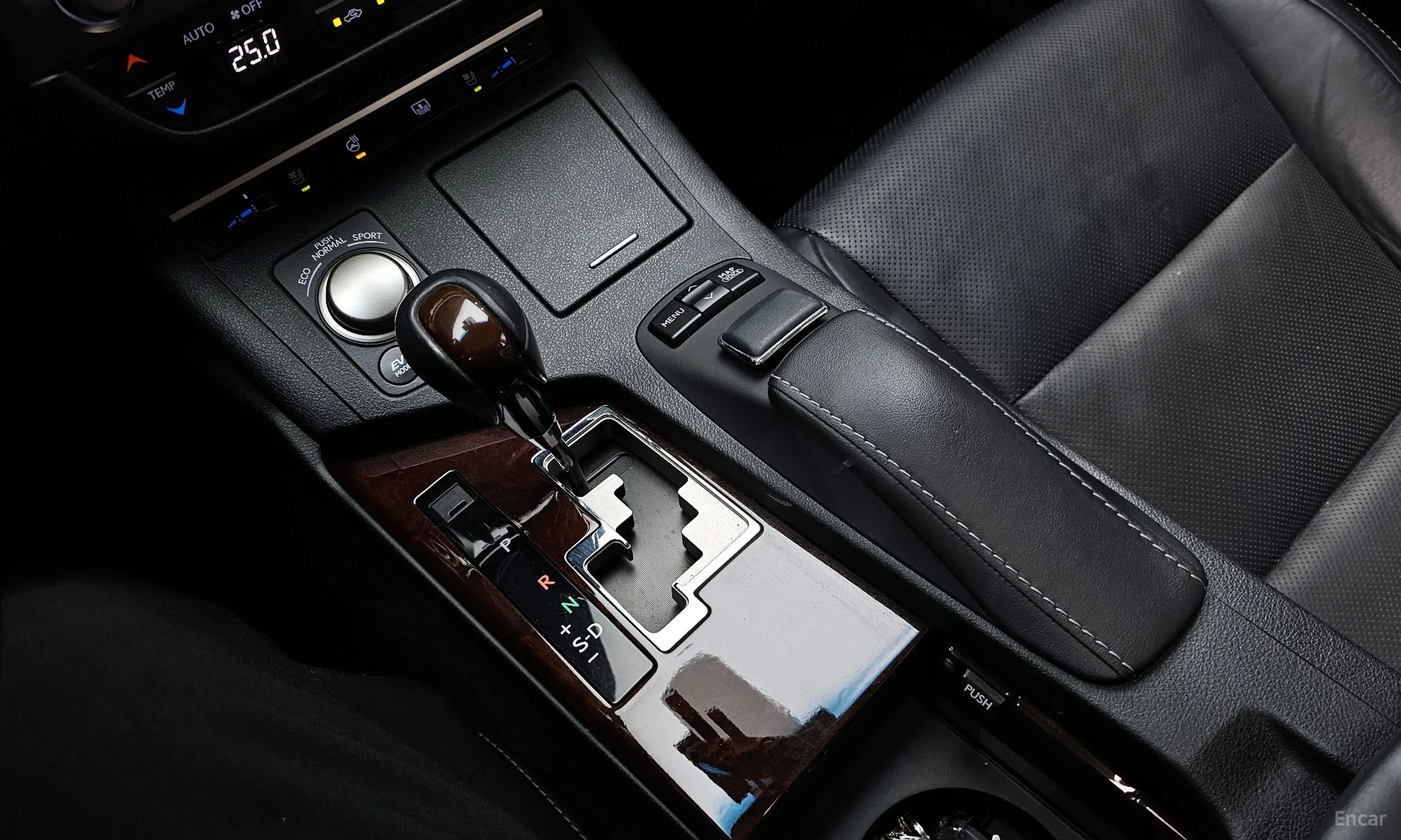 Lexus New ES300h превью 9