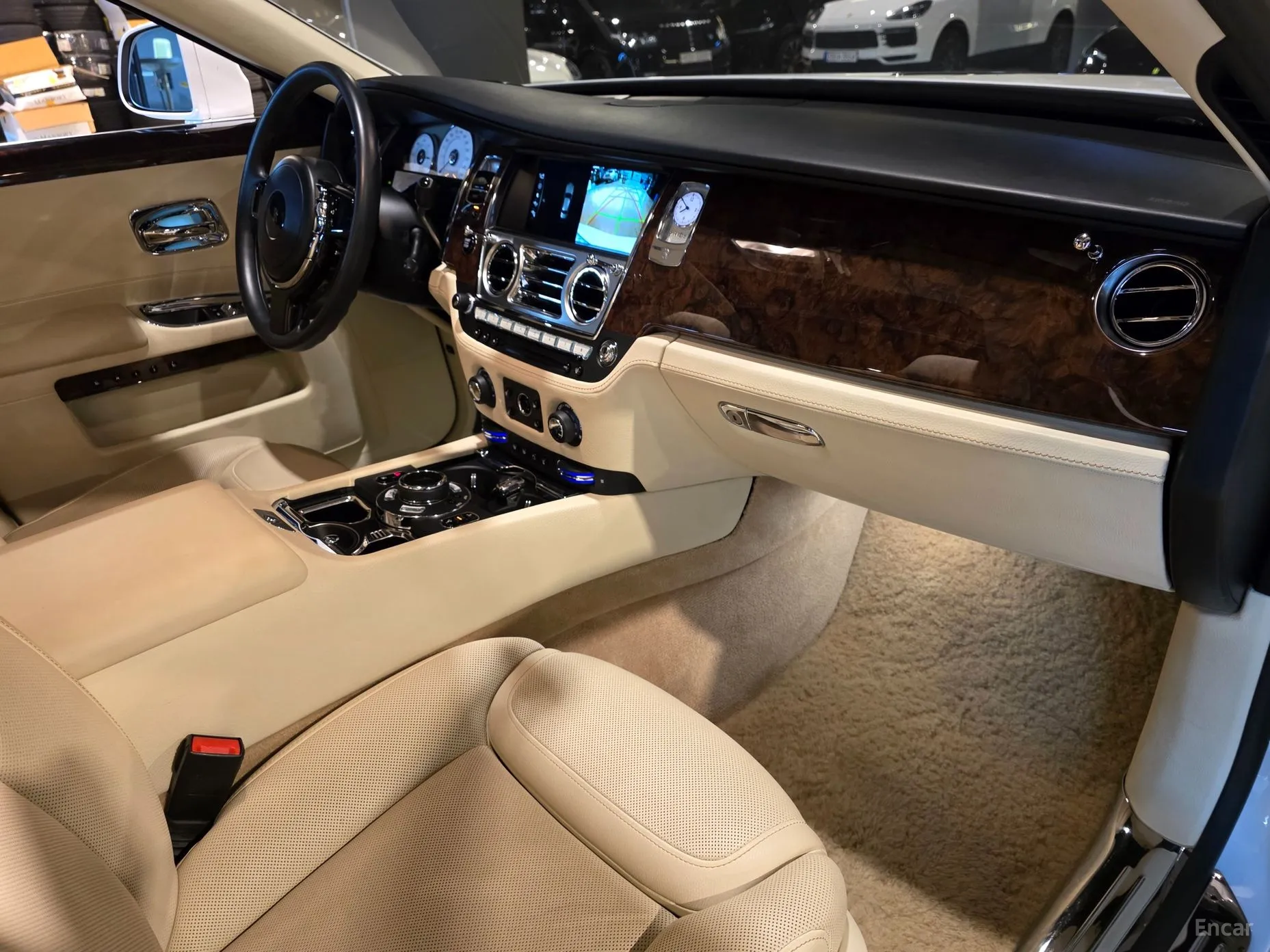Rolls-Royce Ghost превью 13