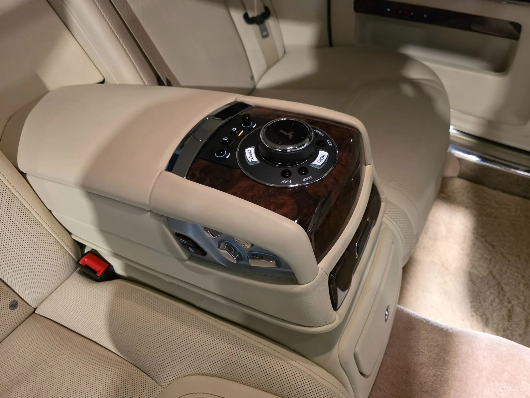 Rolls-Royce Ghost превью 17