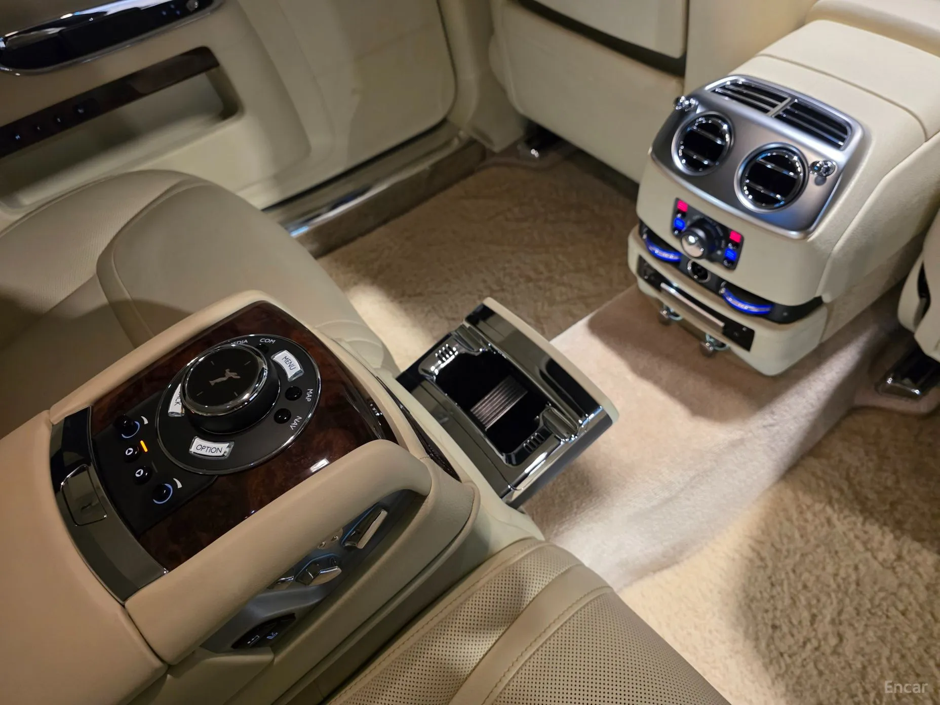 Rolls-Royce Ghost превью 18