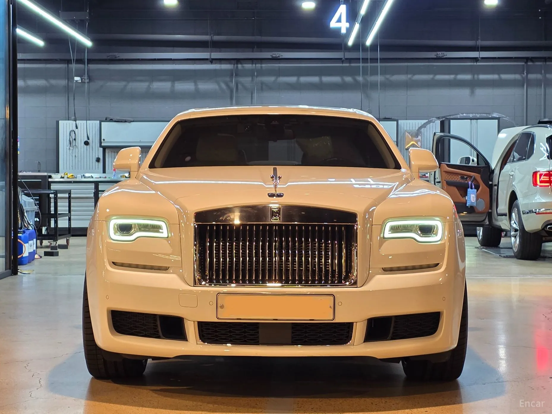Rolls-Royce Ghost превью 3