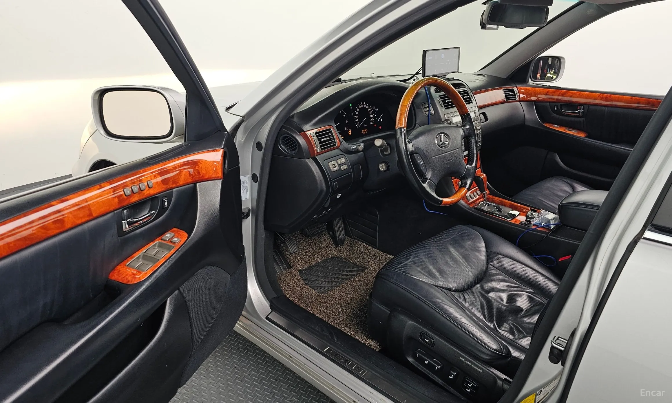 Lexus LS430 превью 11