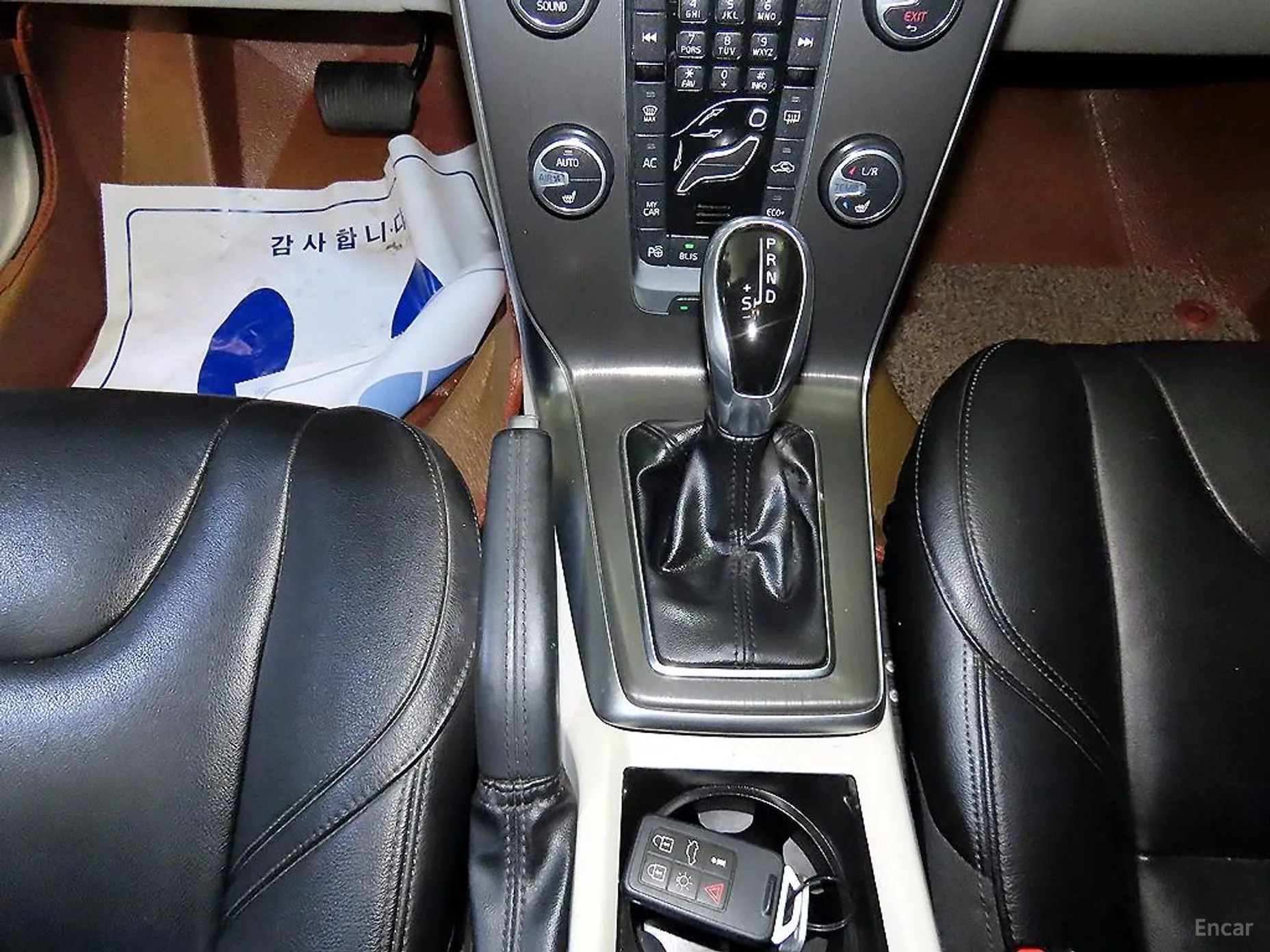 Volvo V40 превью 12