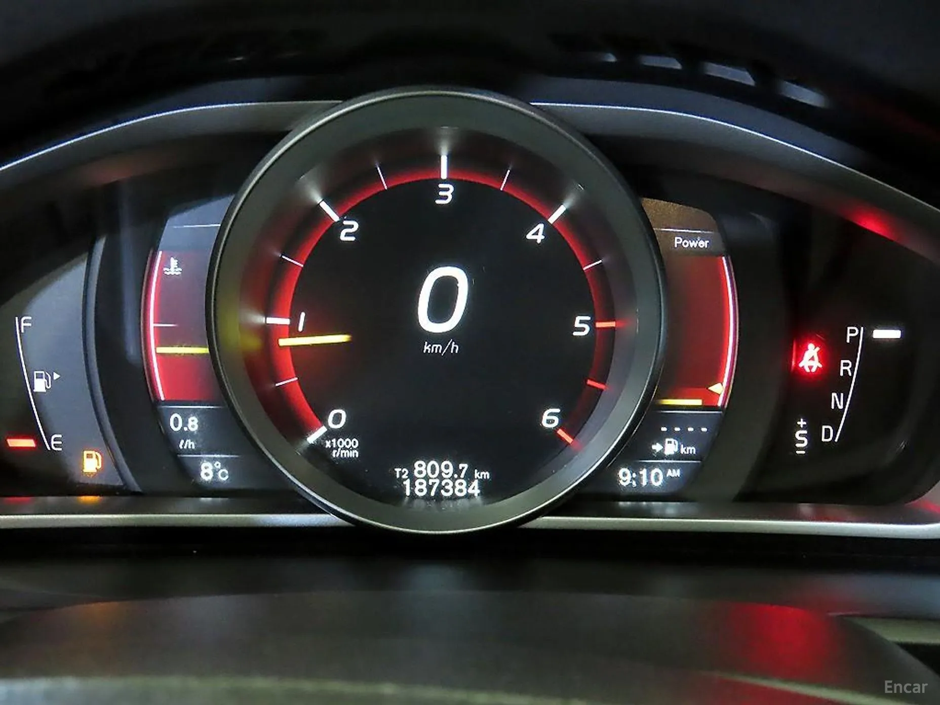 Volvo V40 превью 9