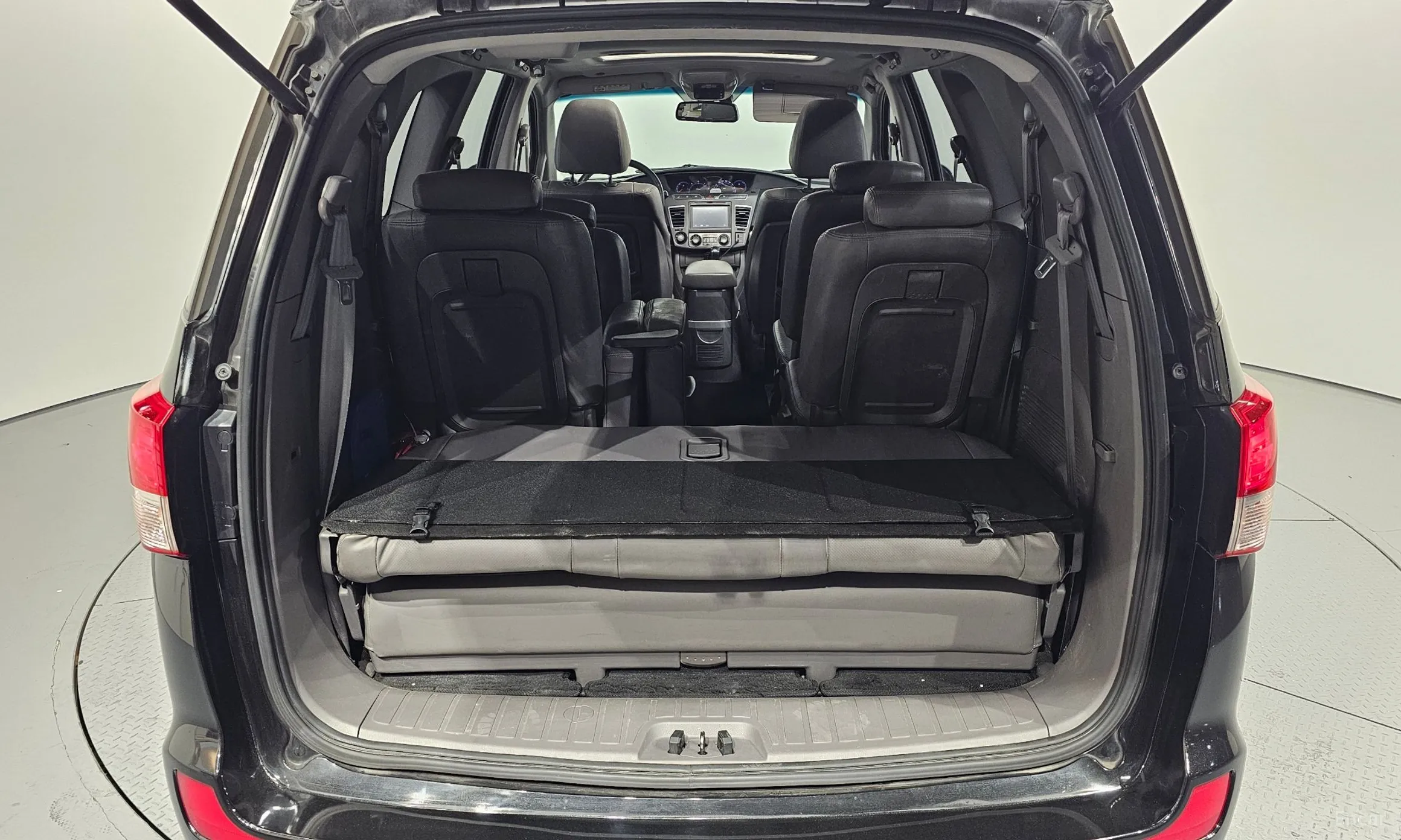 KG Mobility (SsangYong) Korando Turismo превью 20