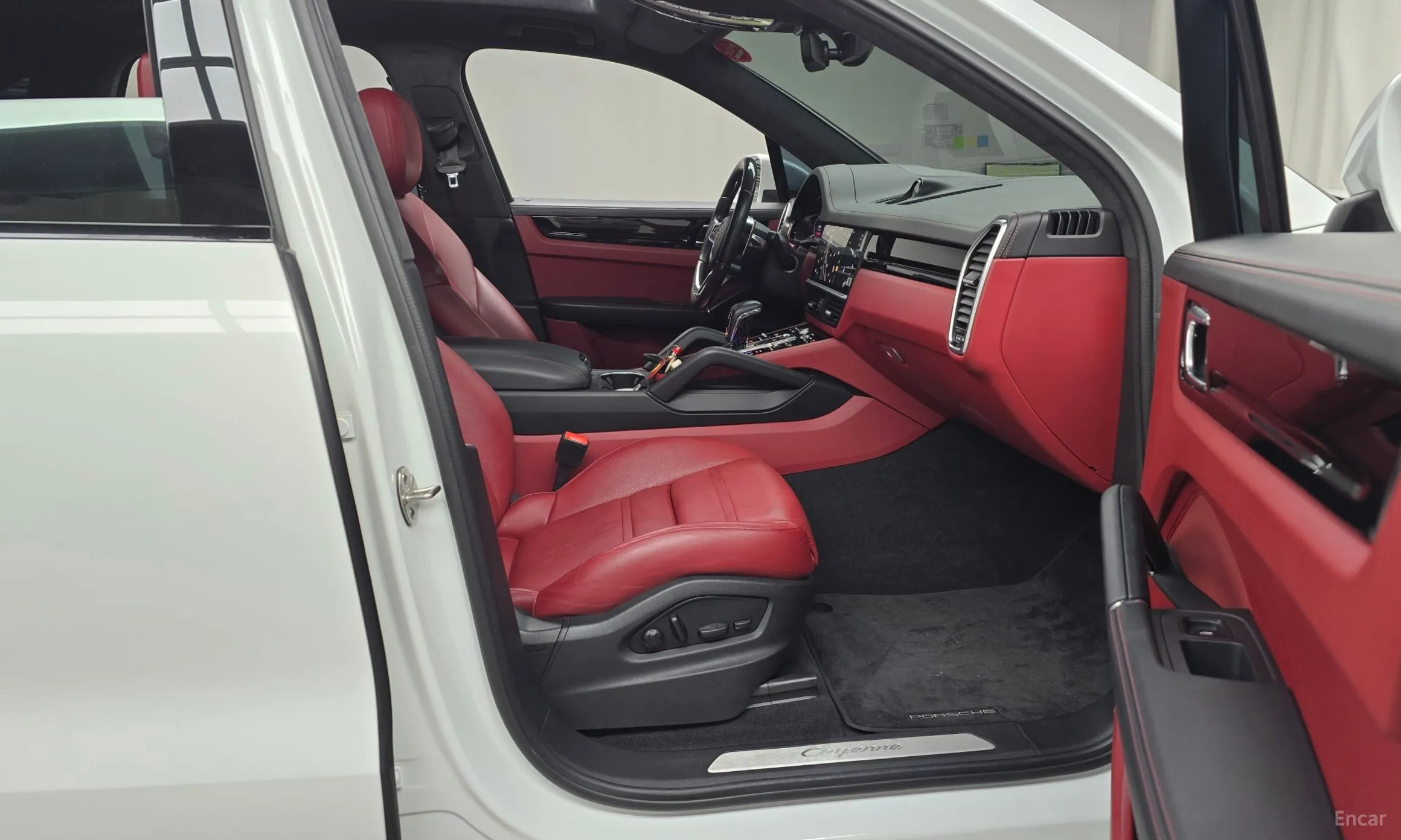 Porsche Cayenne (PO536) превью 11