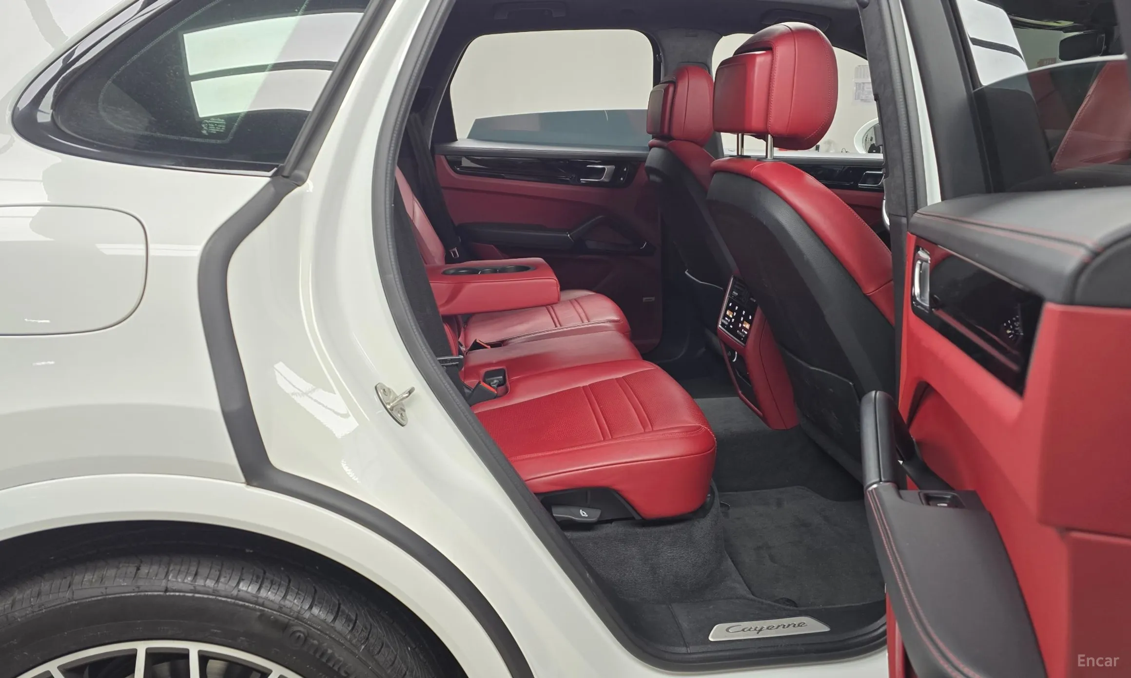 Porsche Cayenne (PO536) превью 12