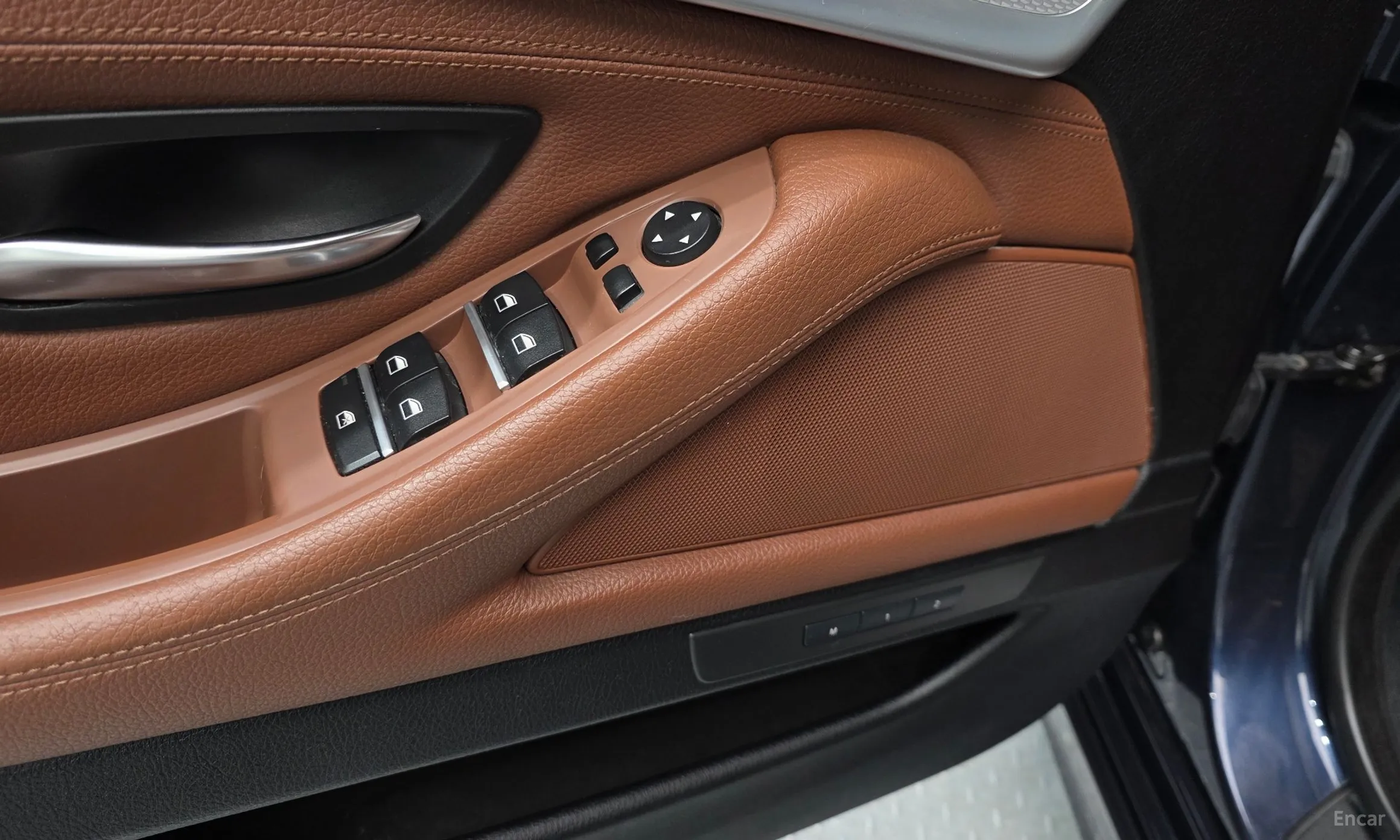 BMW 5 Series (F10) превью 11