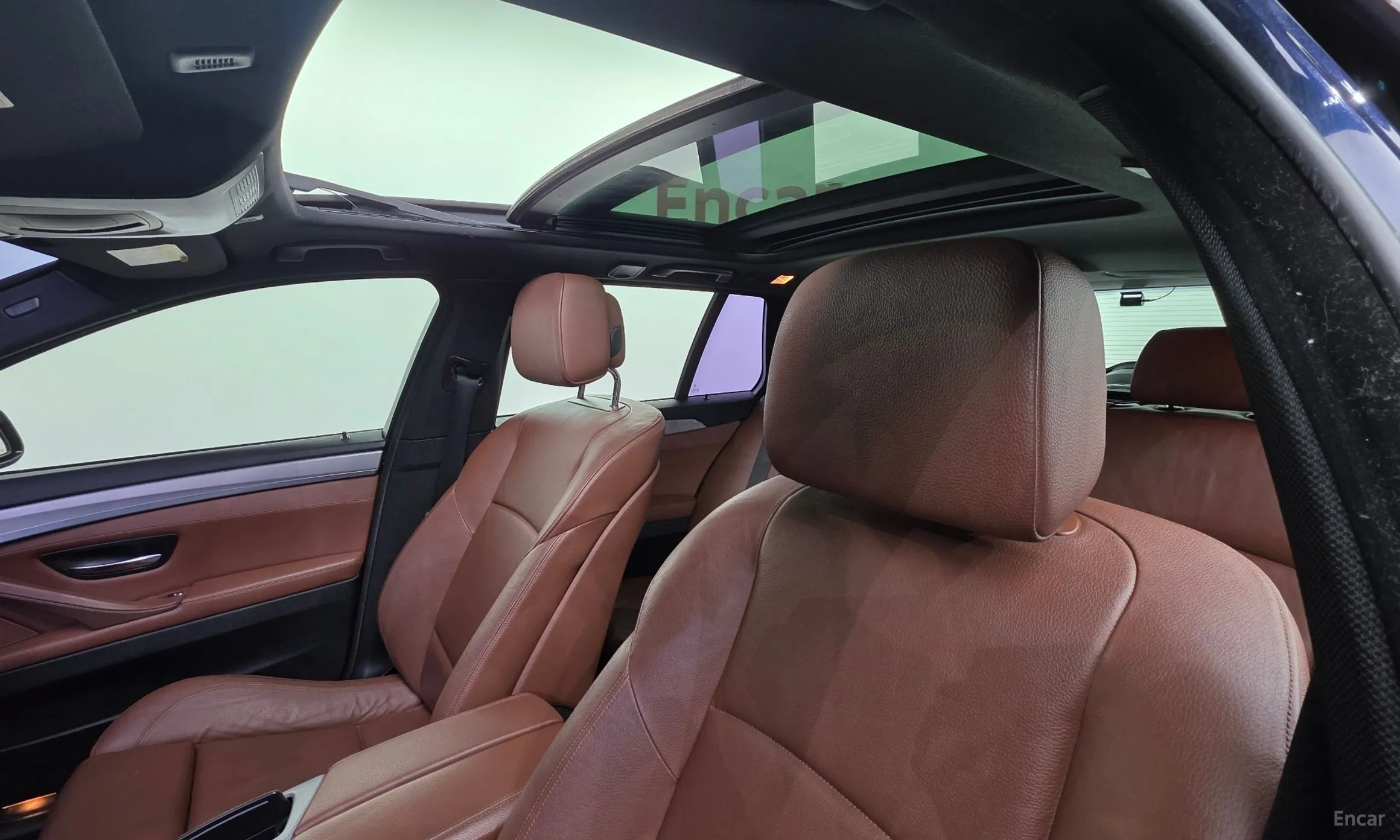 BMW 5 Series (F10) превью 18