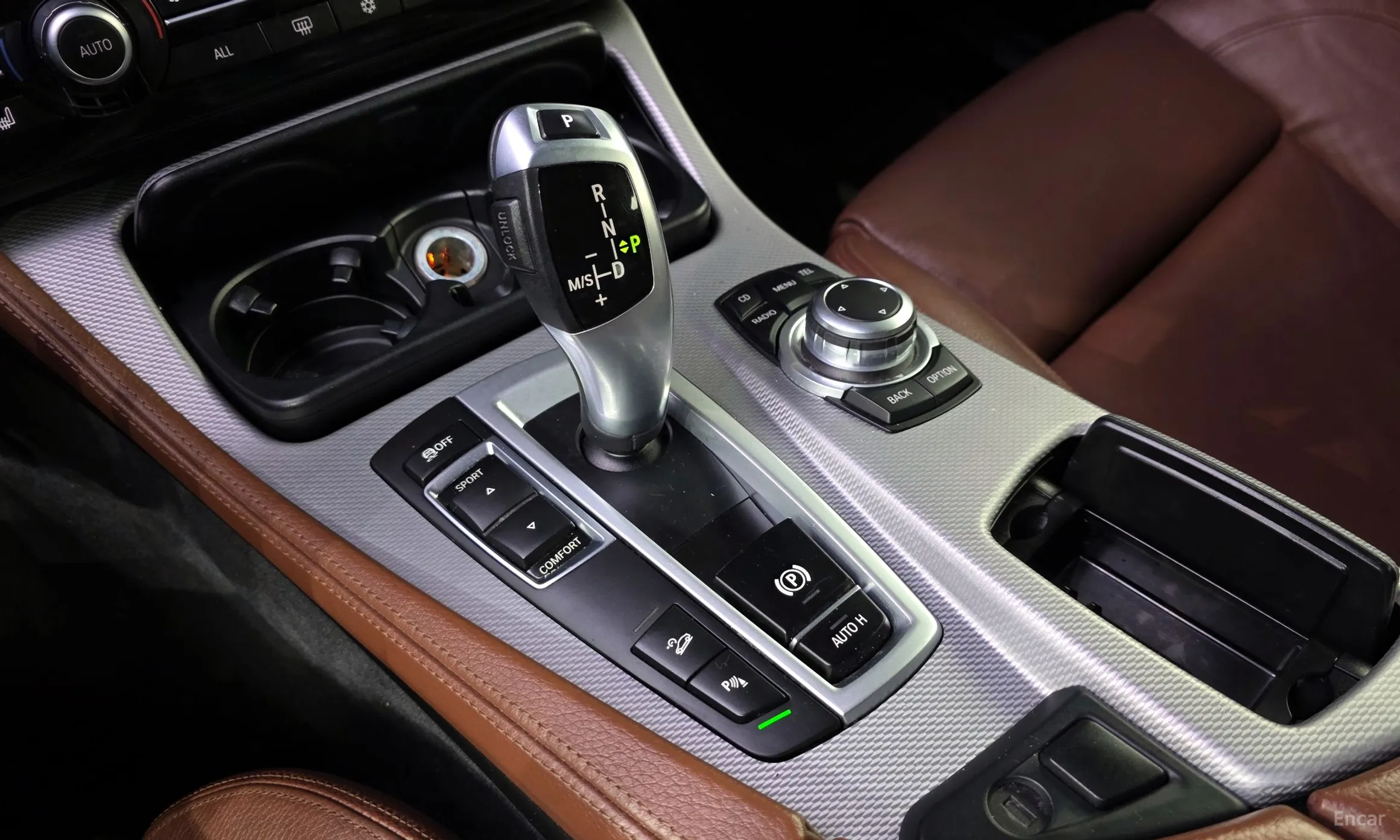 BMW 5 Series (F10) превью 9