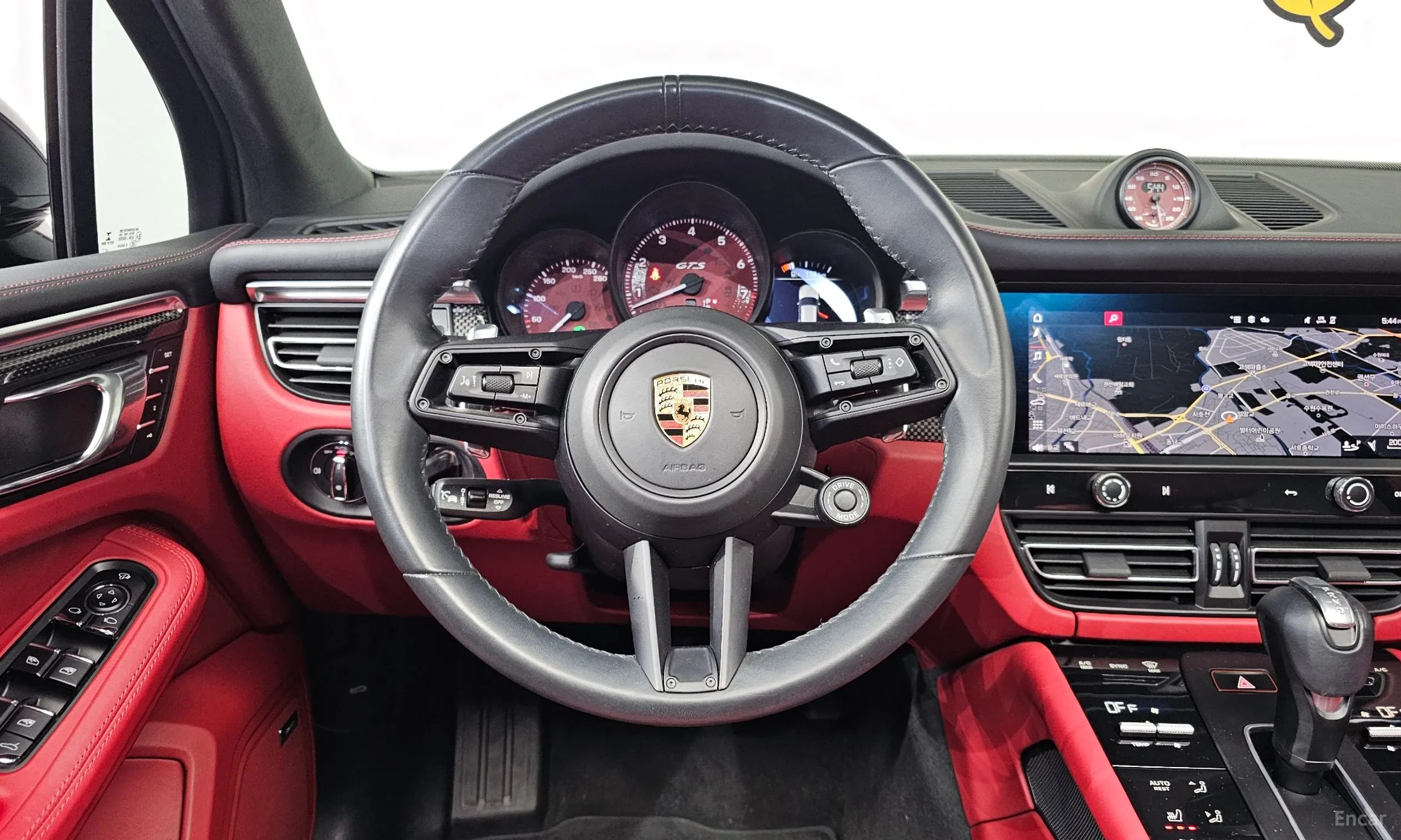 Porsche Macan превью 13
