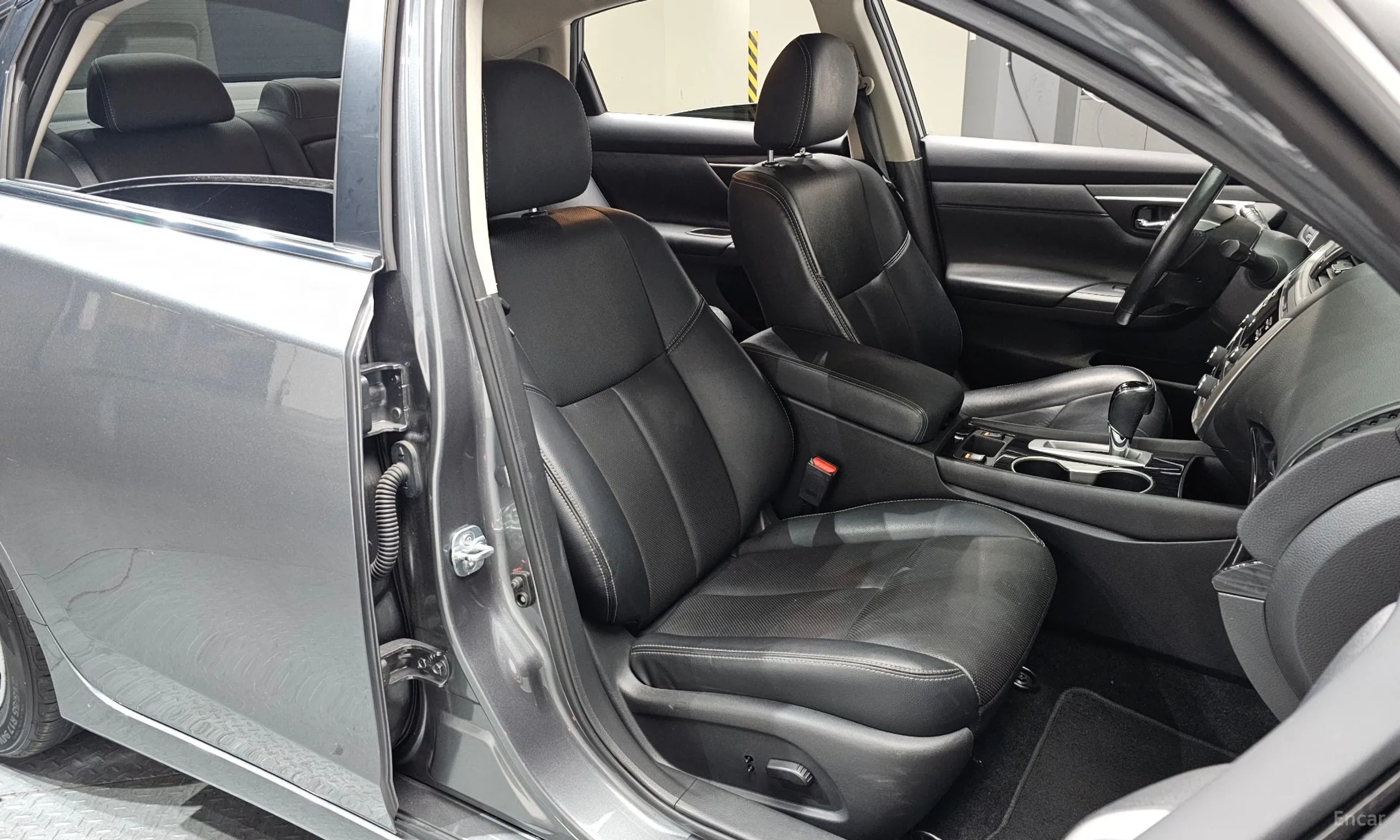 Nissan Altima превью 10
