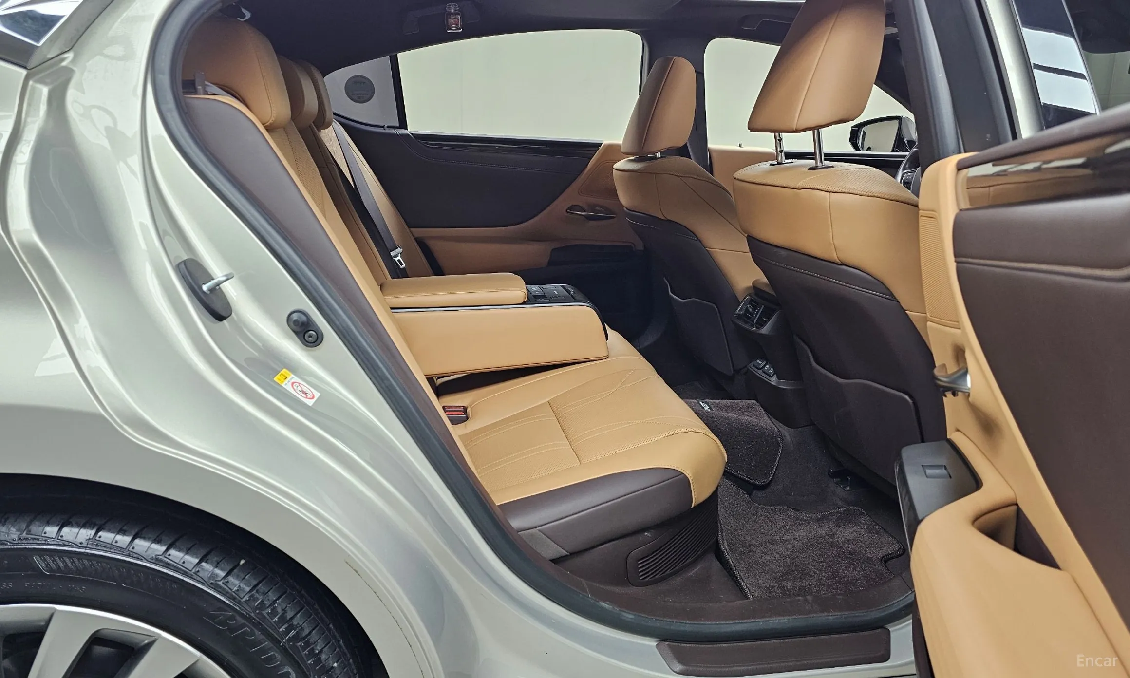 Lexus ES300h 7th Generation превью 12