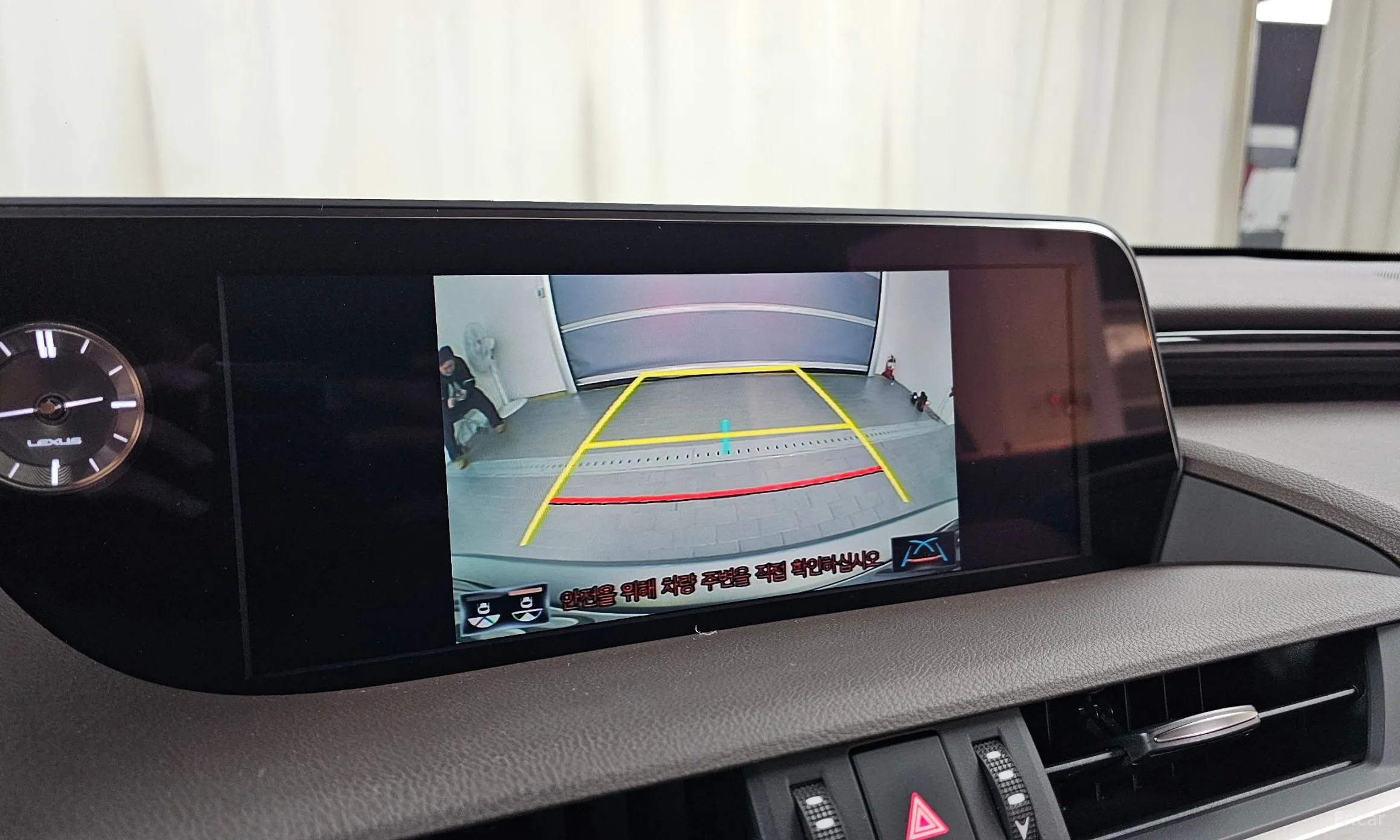 Lexus ES300h 7th Generation превью 17