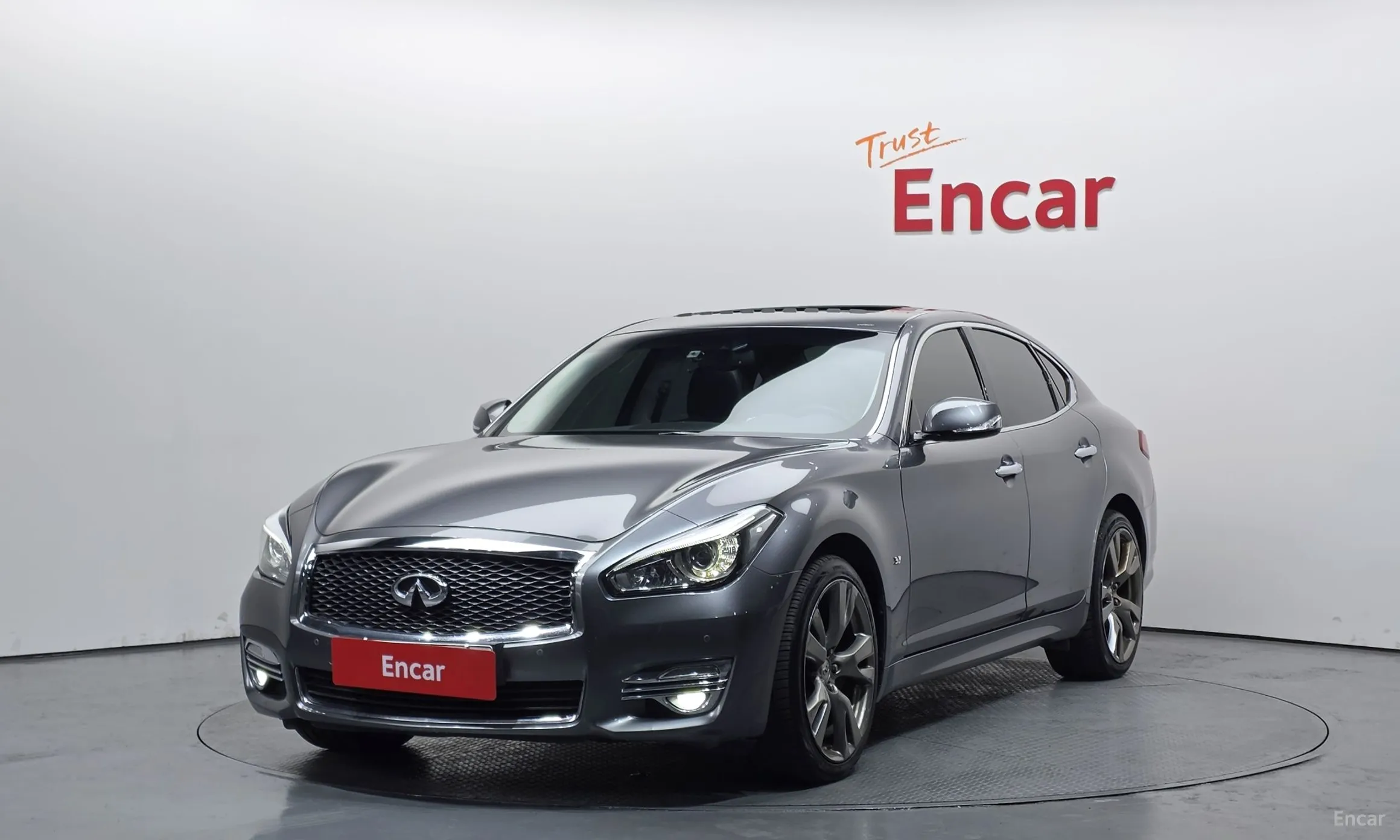 Infiniti Q70