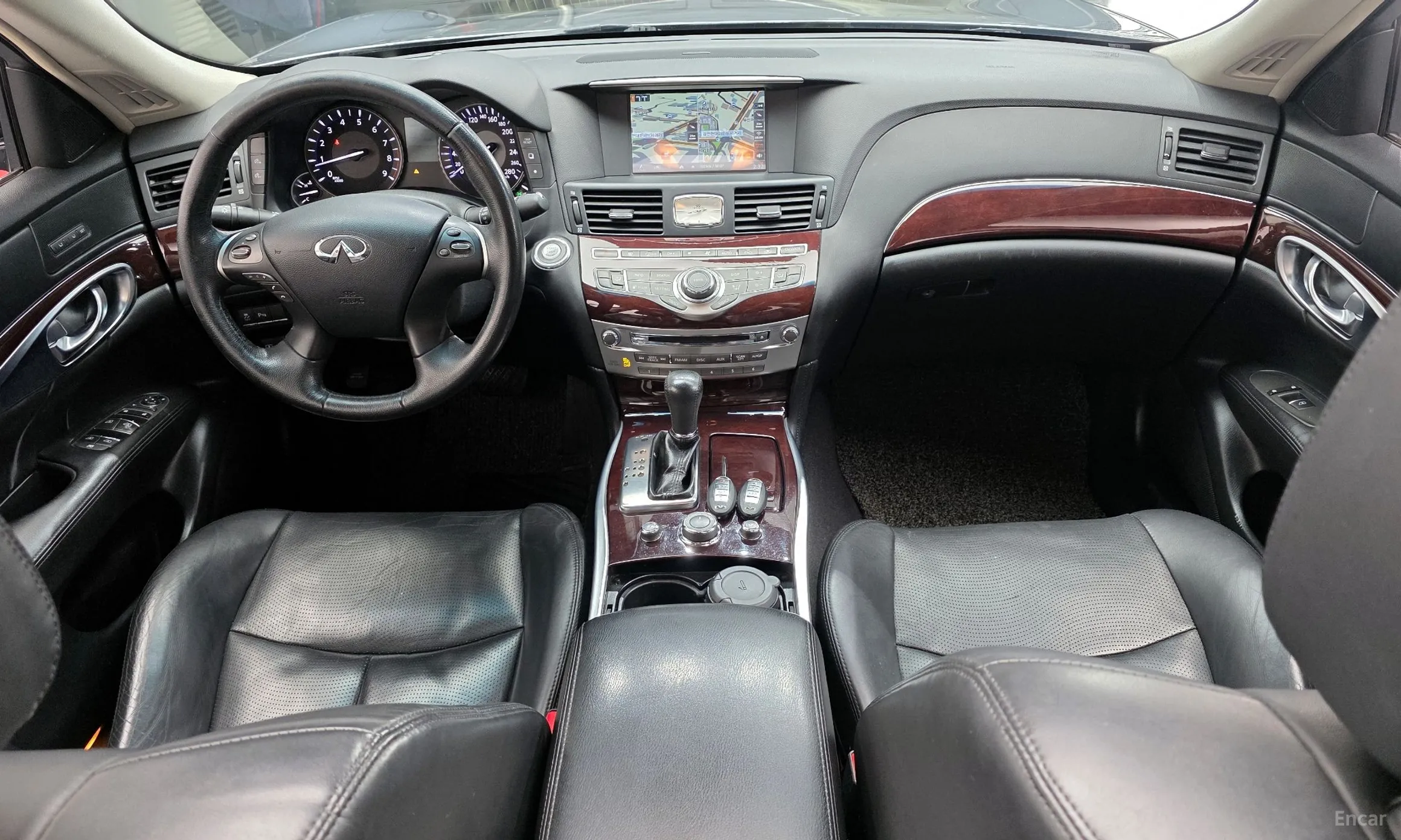 Infiniti Q70 превью 7