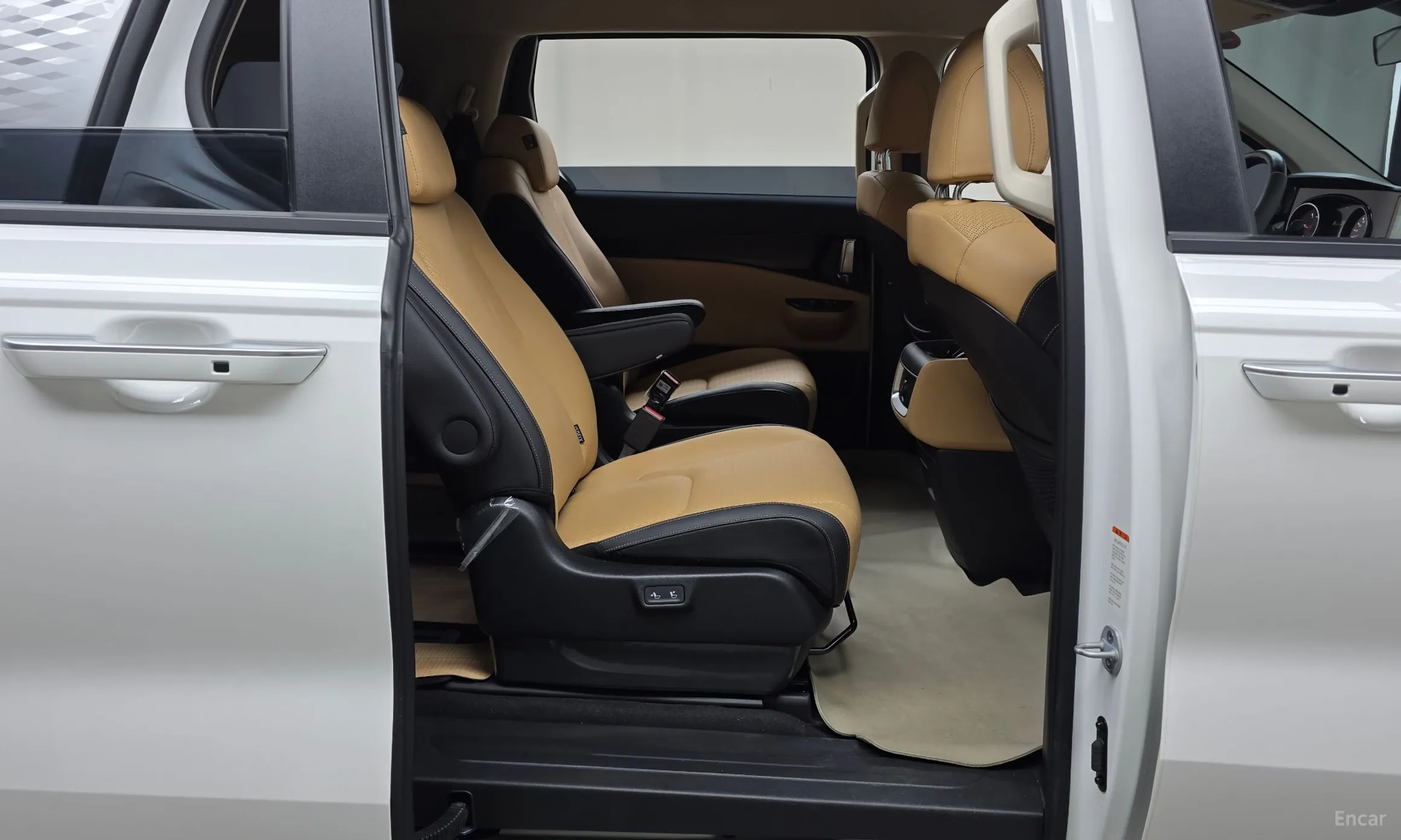 Kia Carnival Gen 4 превью 12