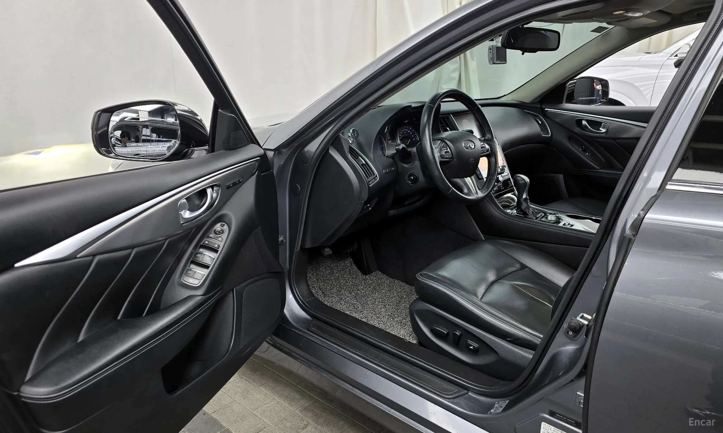 Infiniti Q50 превью 10