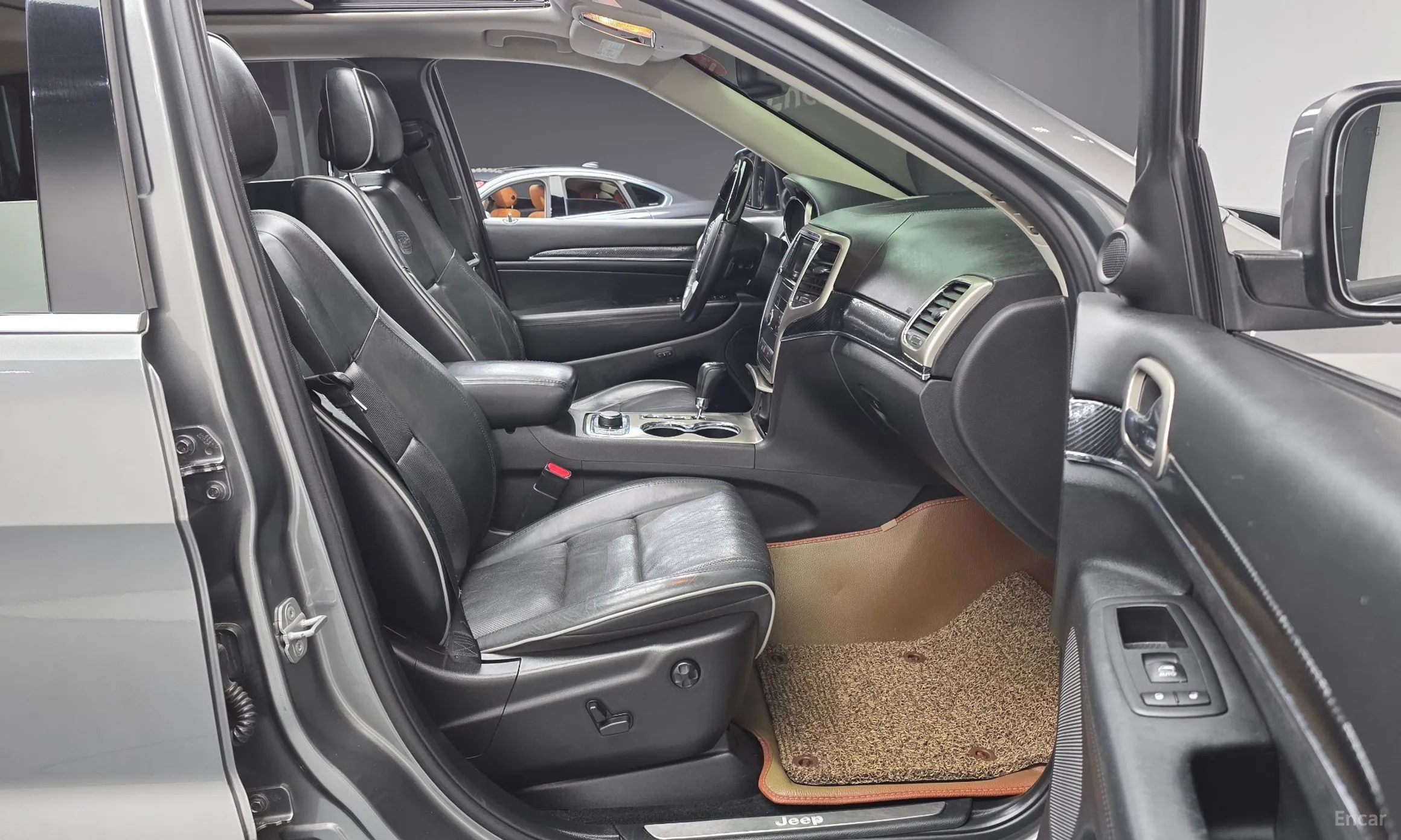 Jeep Grand Cherokee превью 10