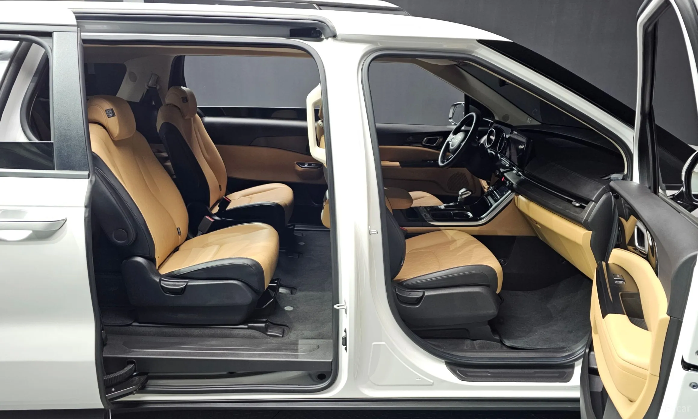 Kia Carnival Gen 4 превью 11