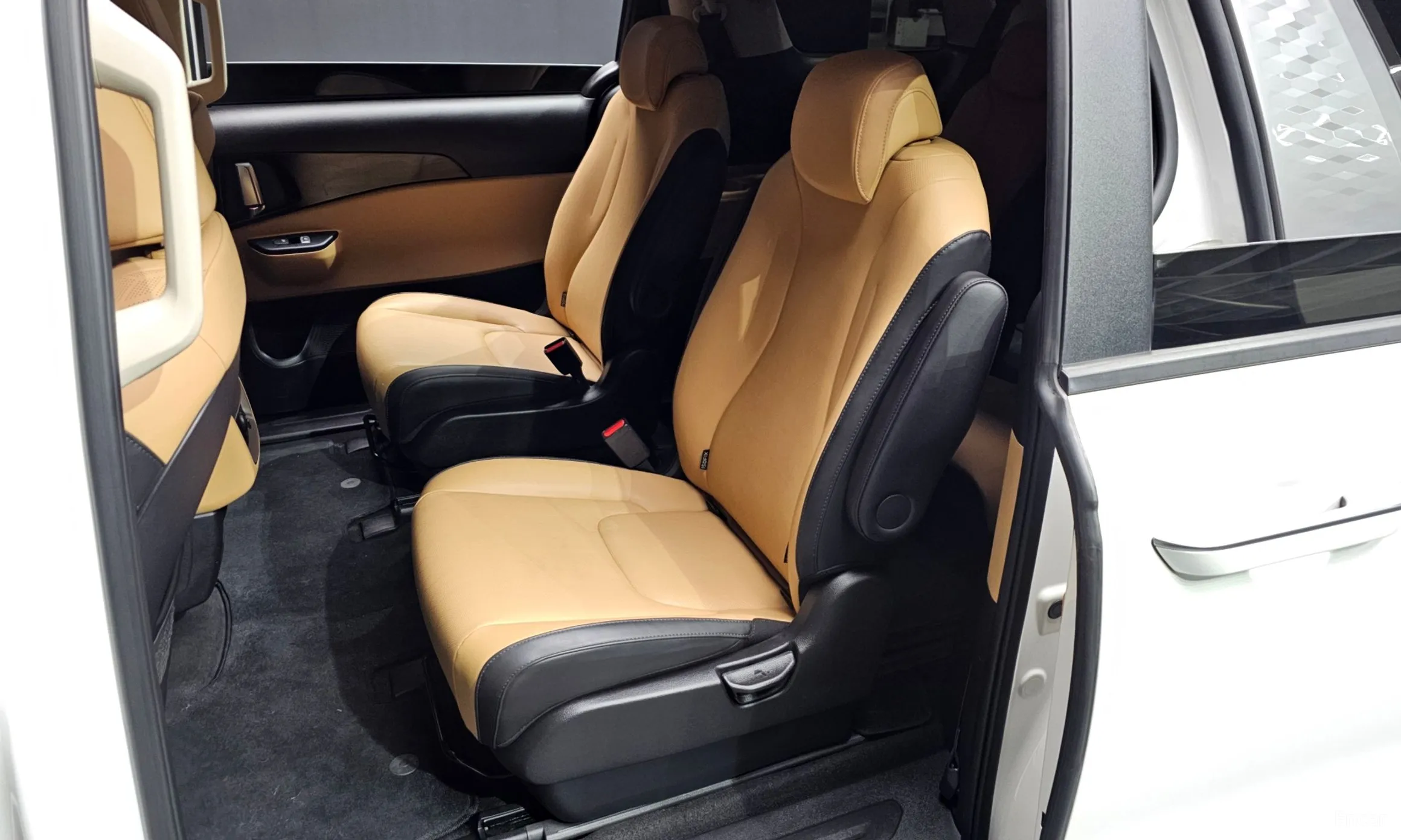 Kia Carnival Gen 4 превью 12