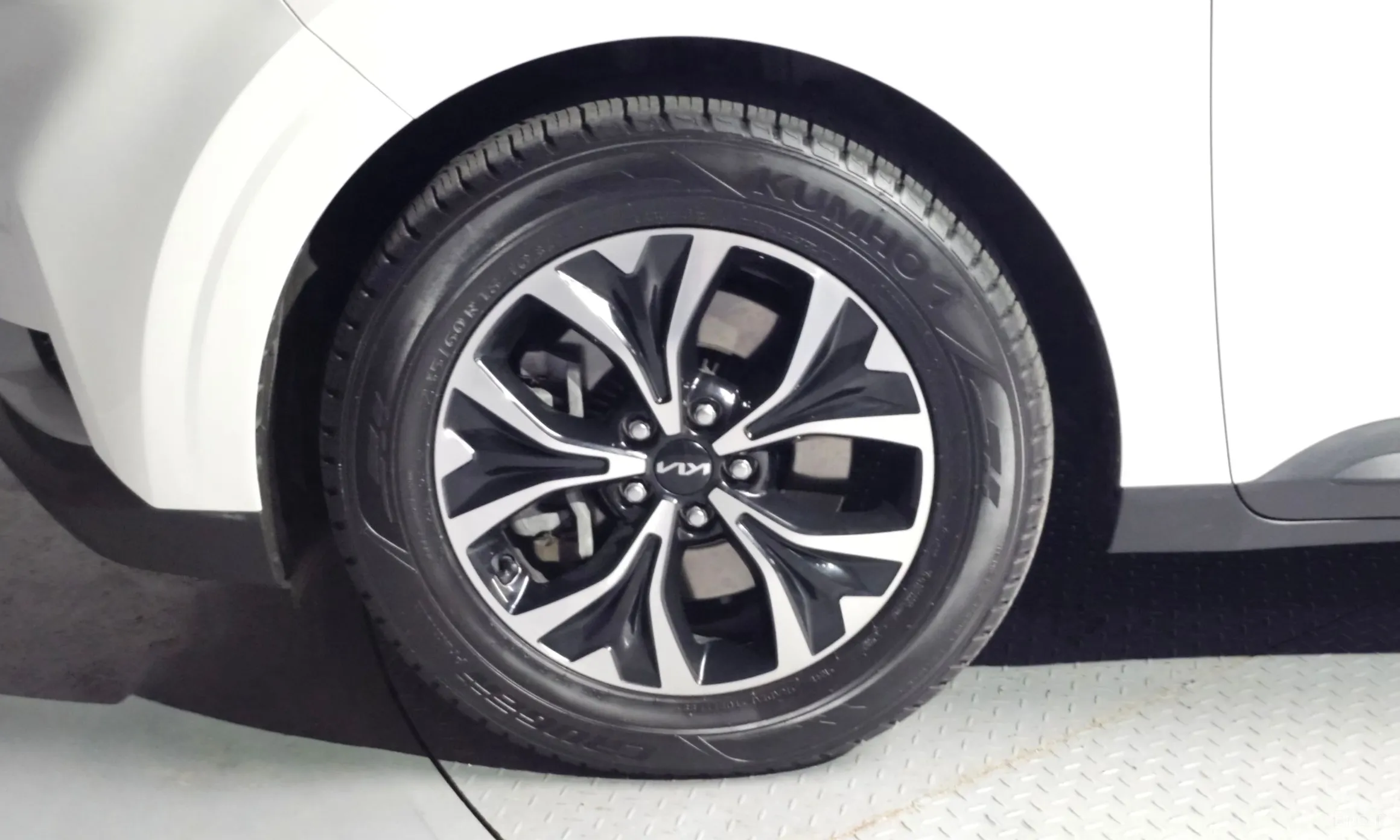 Kia Carnival Gen 4 превью 5