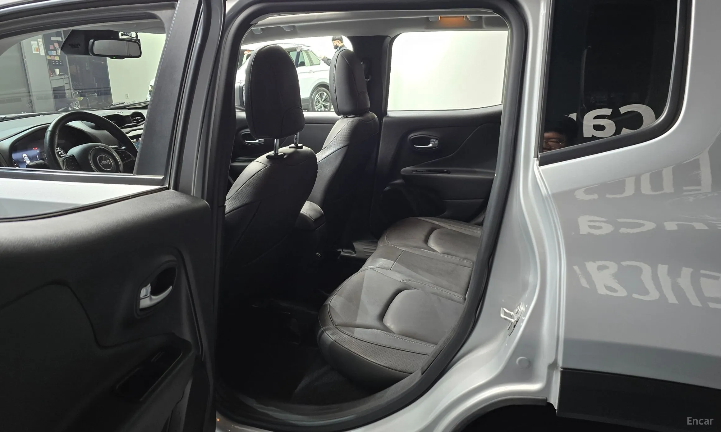 Jeep Renegade превью 11