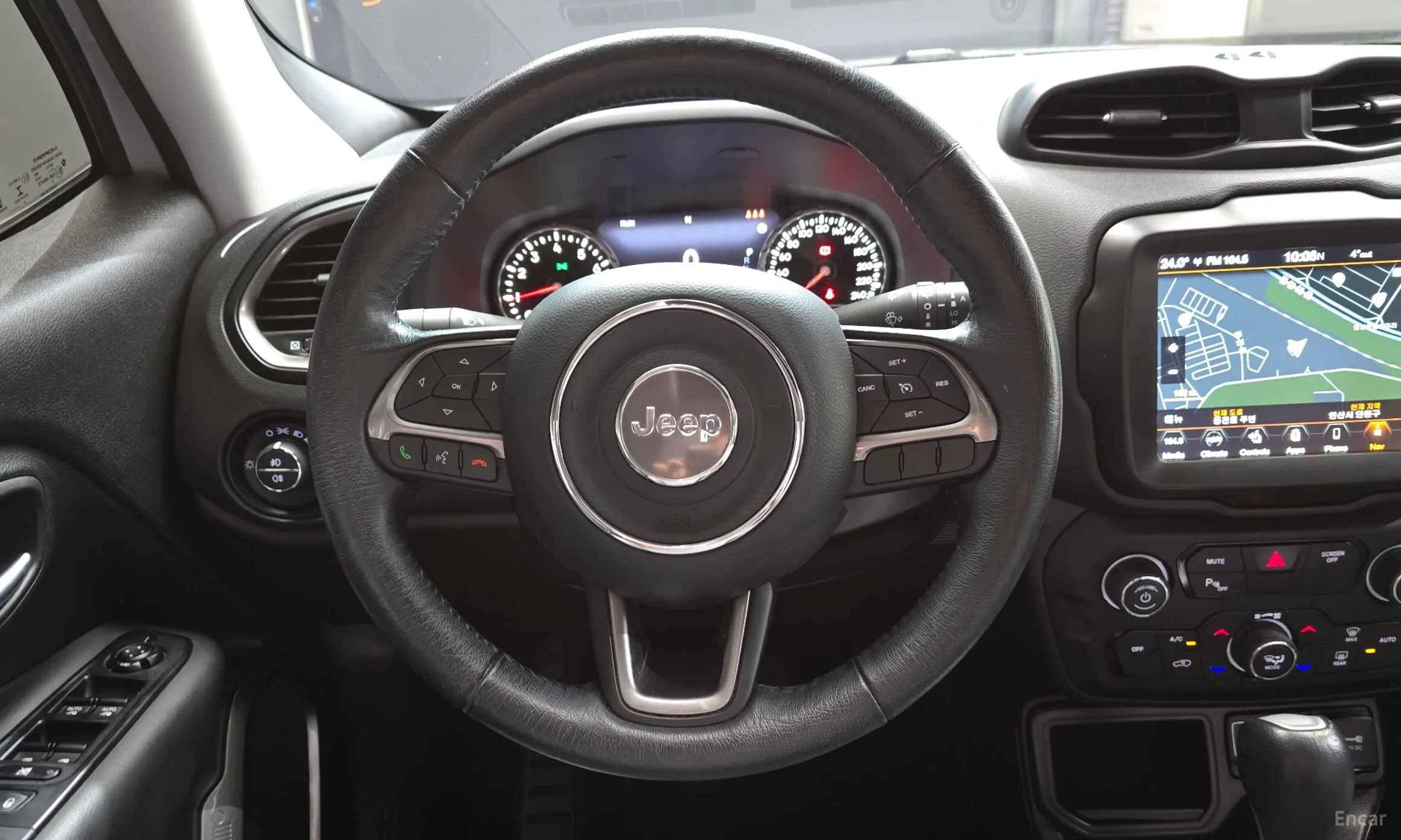 Jeep Renegade превью 13